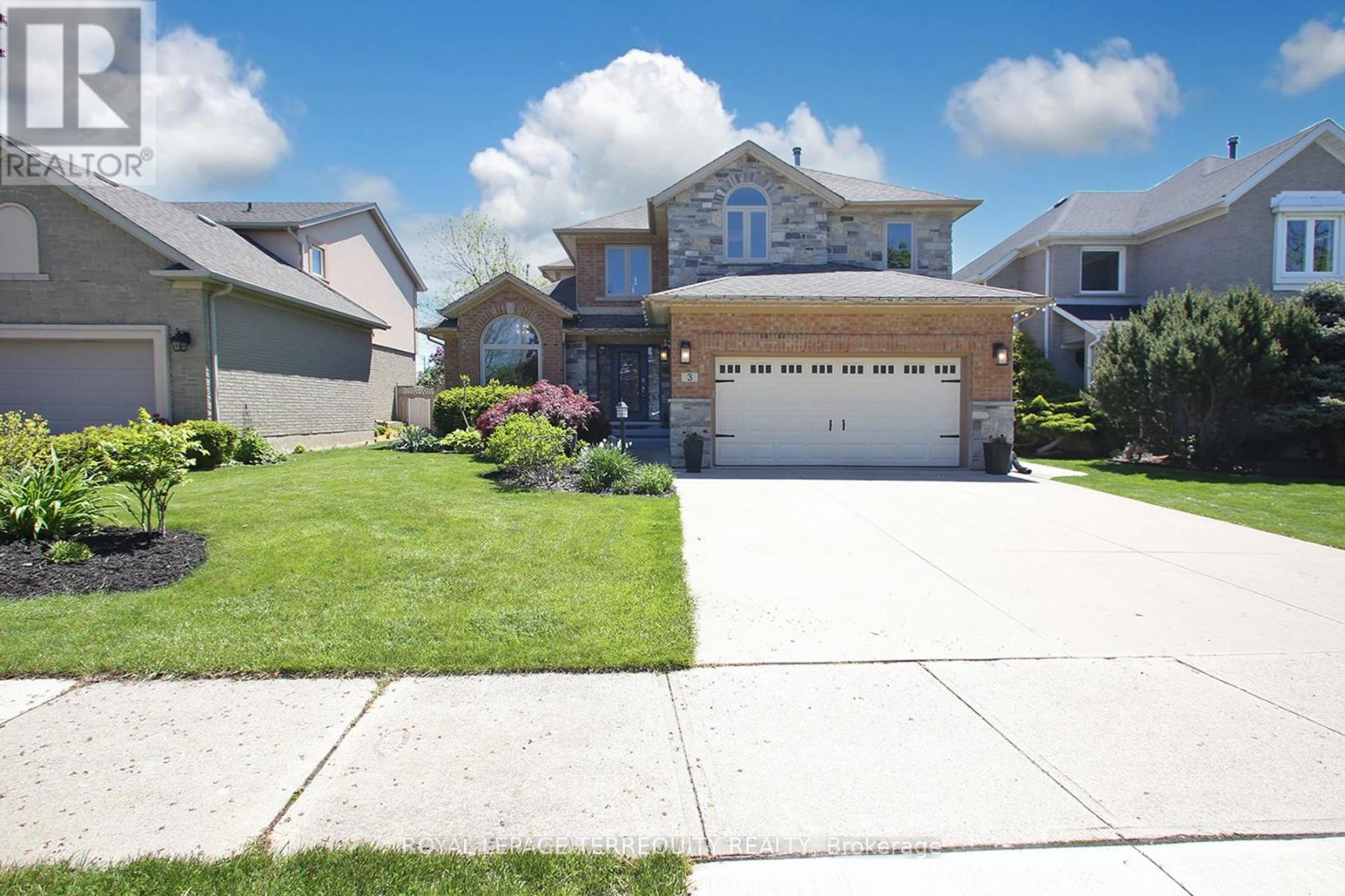 3 RIVIERA RIDGE, Hamilton, Ontario