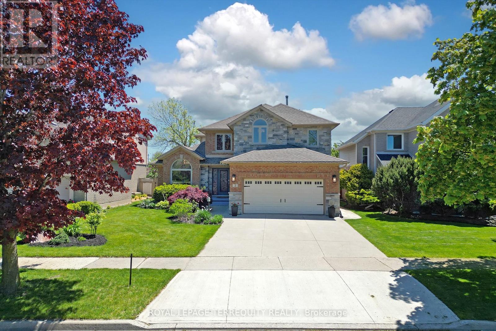 3 Riviera Ridge, Hamilton, Ontario  L8E 5E5 - Photo 2 - X12806430