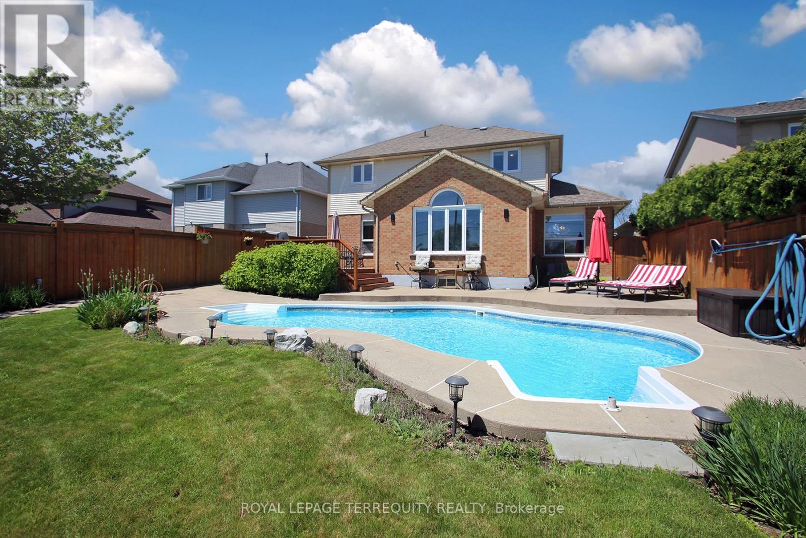 3 Riviera Ridge, Hamilton, Ontario  L8E 5E5 - Photo 40 - X12806430
