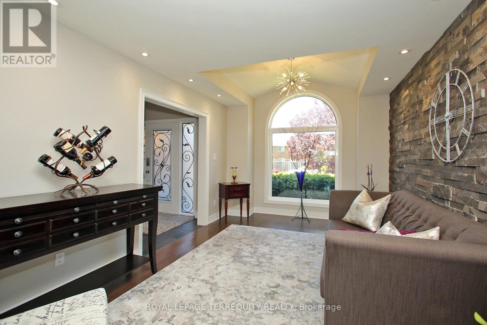 3 Riviera Ridge, Hamilton, Ontario  L8E 5E5 - Photo 8 - X12806430