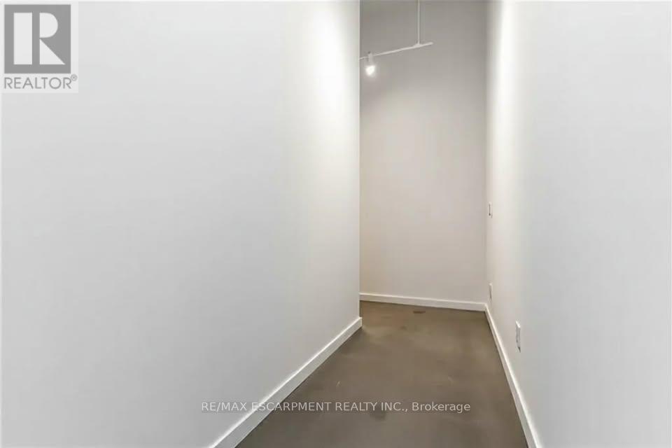 106 - 66 Bay Street S, Hamilton, Ontario  L8P 4Z6 - Photo 5 - X12806474