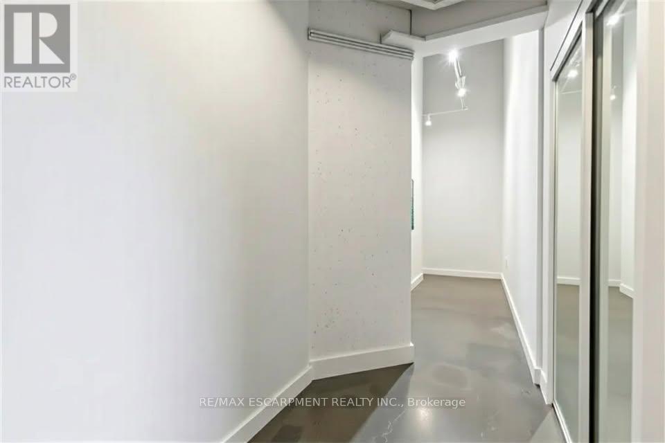 106 - 66 Bay Street S, Hamilton, Ontario  L8P 4Z6 - Photo 6 - X12806474