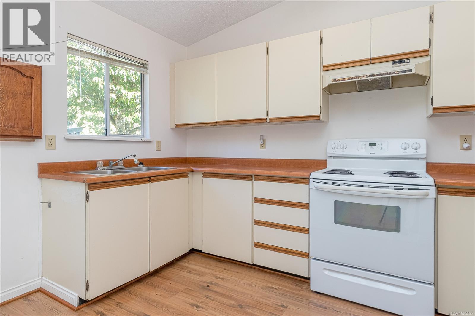 235 Fourth Ave, Qualicum Beach, British Columbia  V9K 1S3 - Photo 13 - 1026500