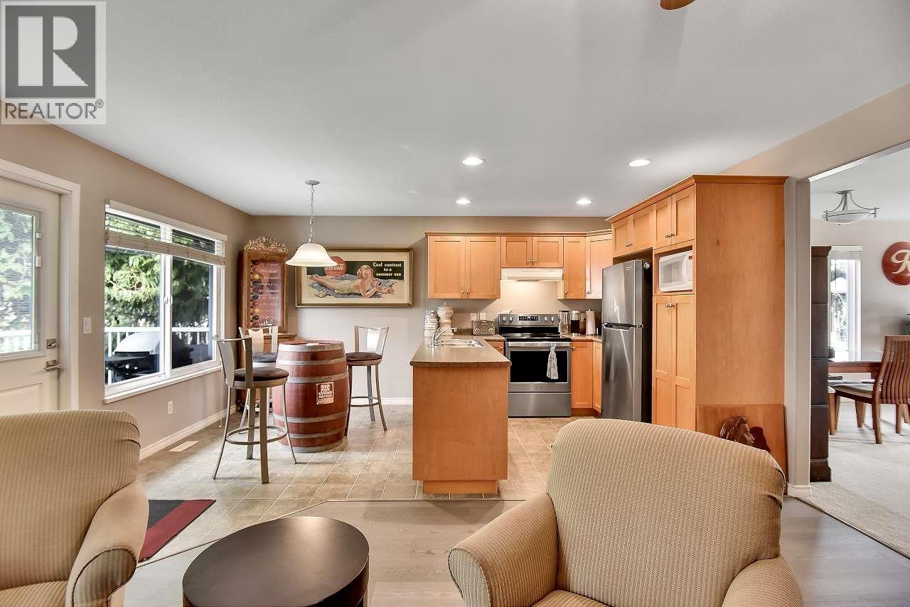 20301 Ospring Street, Maple Ridge, British Columbia  V2X 1K7 - Photo 5 - R3091235