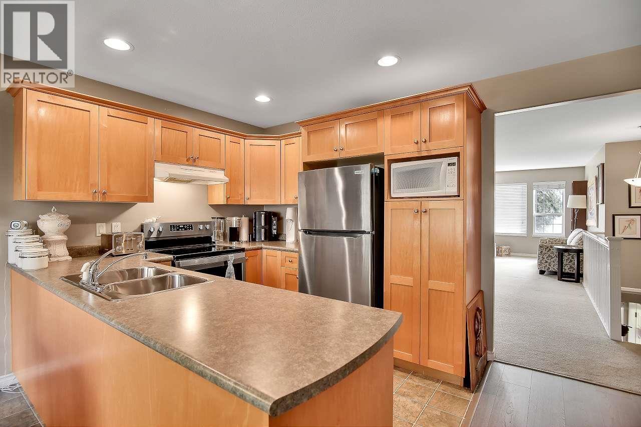 20301 Ospring Street, Maple Ridge, British Columbia  V2X 1K7 - Photo 3 - R3091235