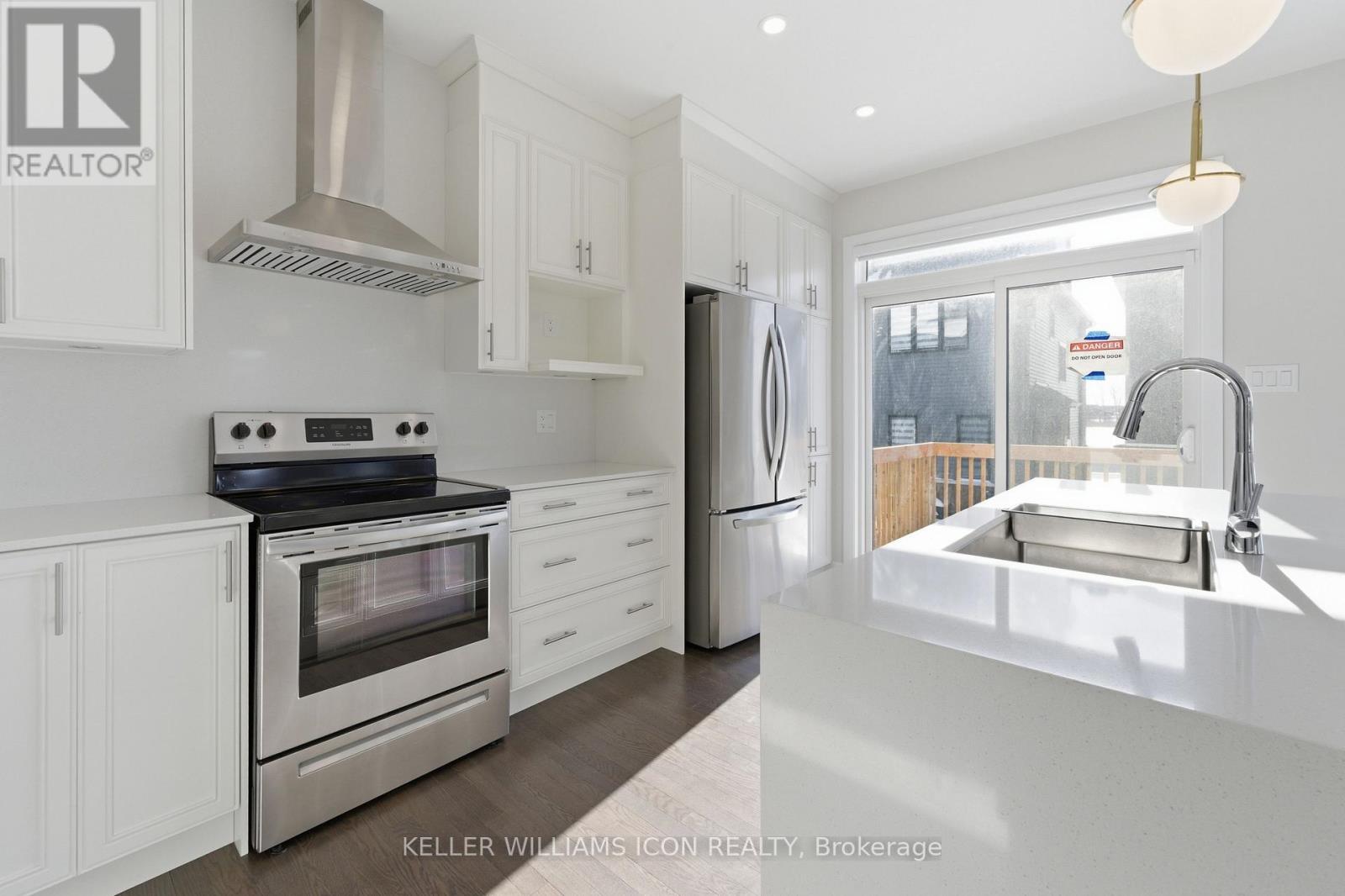 357 Peninsula Road, Ottawa, Ontario  K2J 7L9 - Photo 10 - X12806564