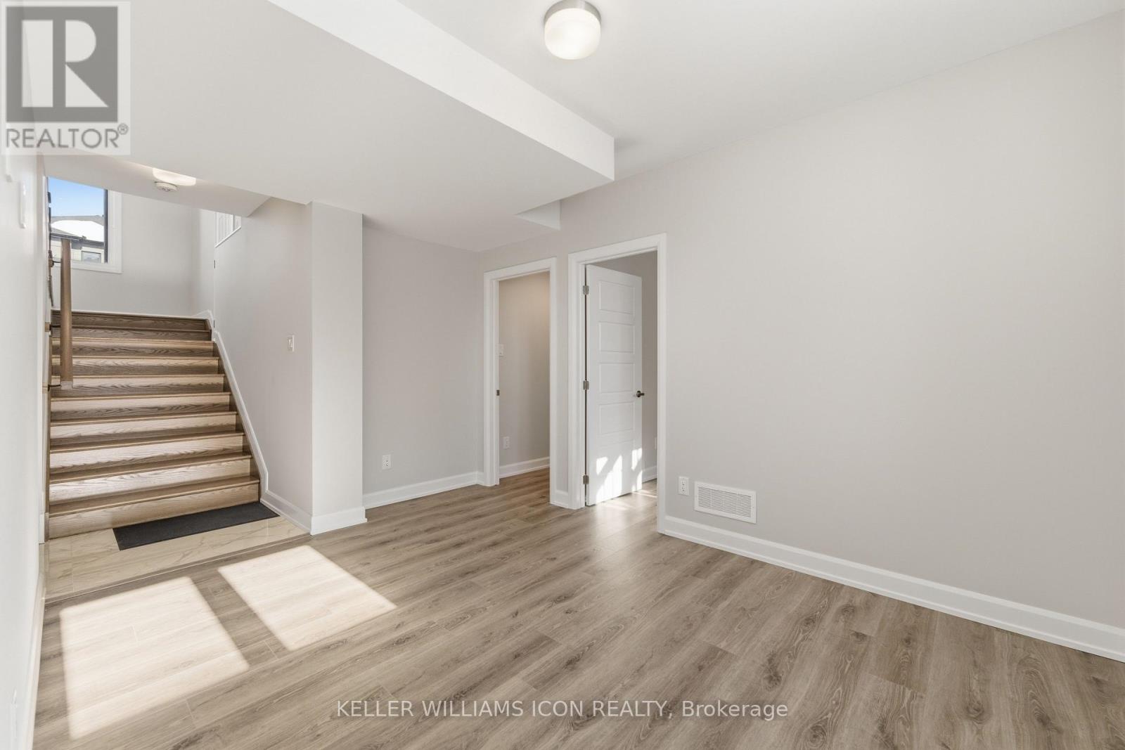 357 Peninsula Road, Ottawa, Ontario  K2J 7L9 - Photo 25 - X12806564