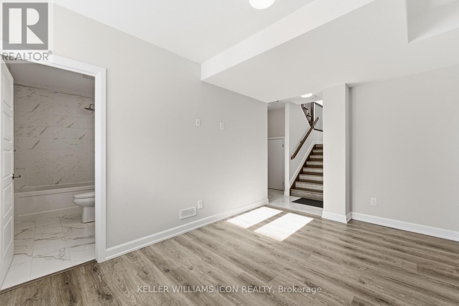 357 Peninsula Road, Ottawa, Ontario  K2J 7L9 - Photo 29 - X12806564