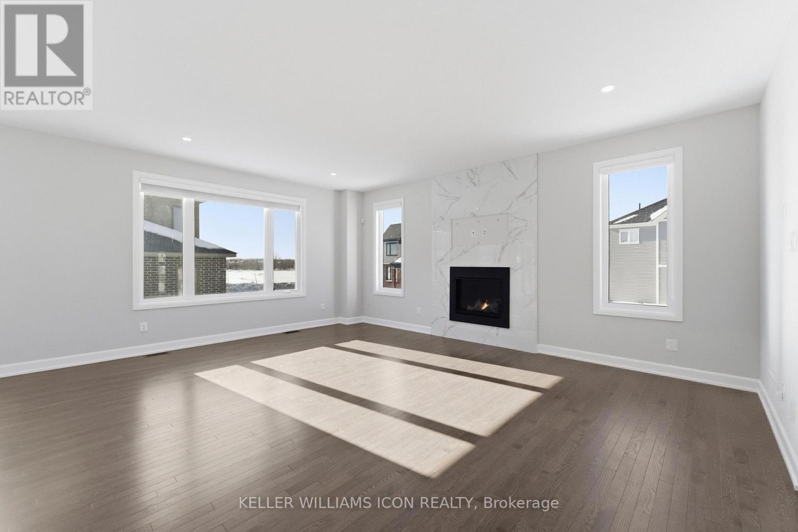 357 Peninsula Road, Ottawa, Ontario  K2J 7L9 - Photo 5 - X12806564