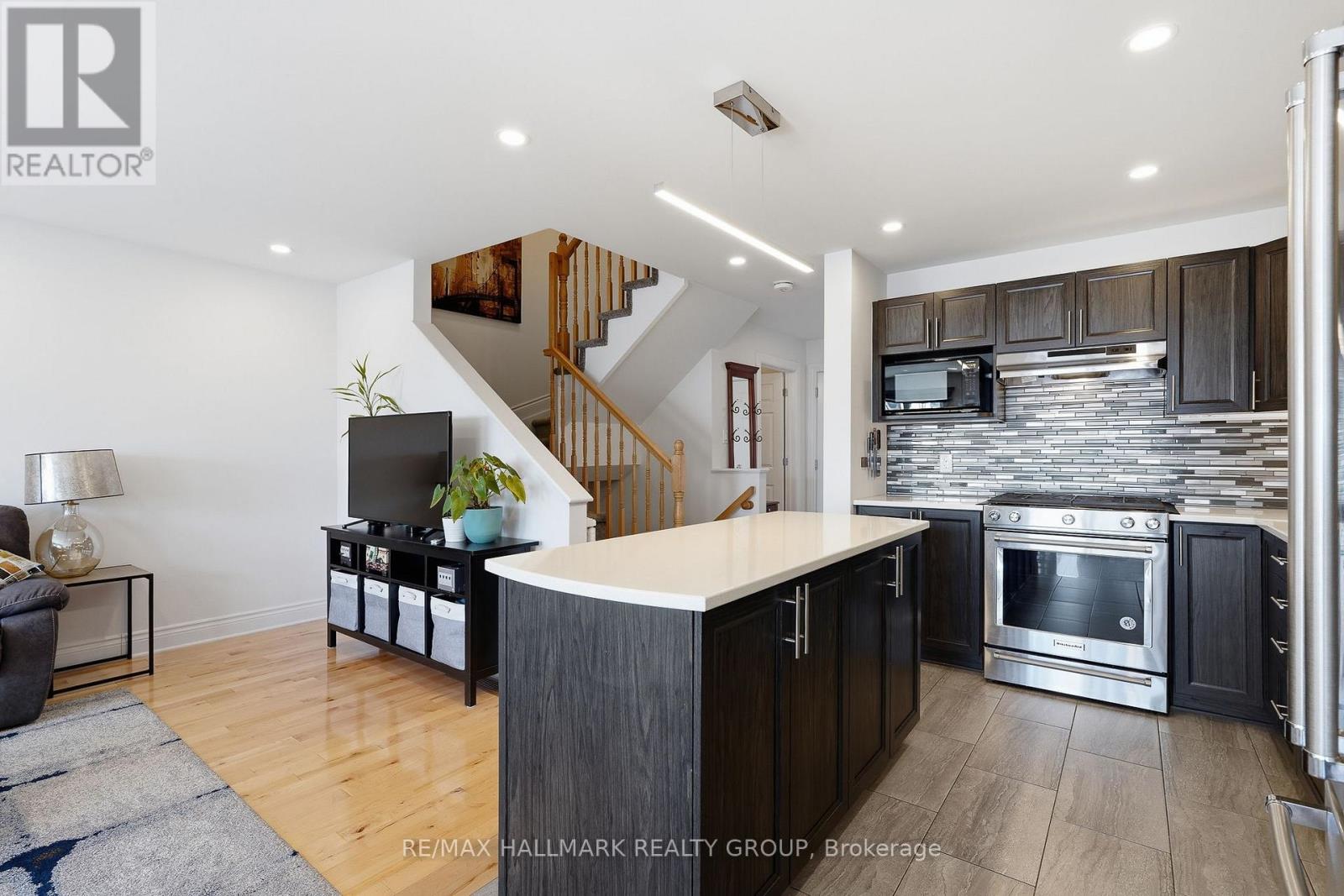 250 Dion Avenue, Clarence-Rockland, Ontario  K4K 0M3 - Photo 8 - X12806576