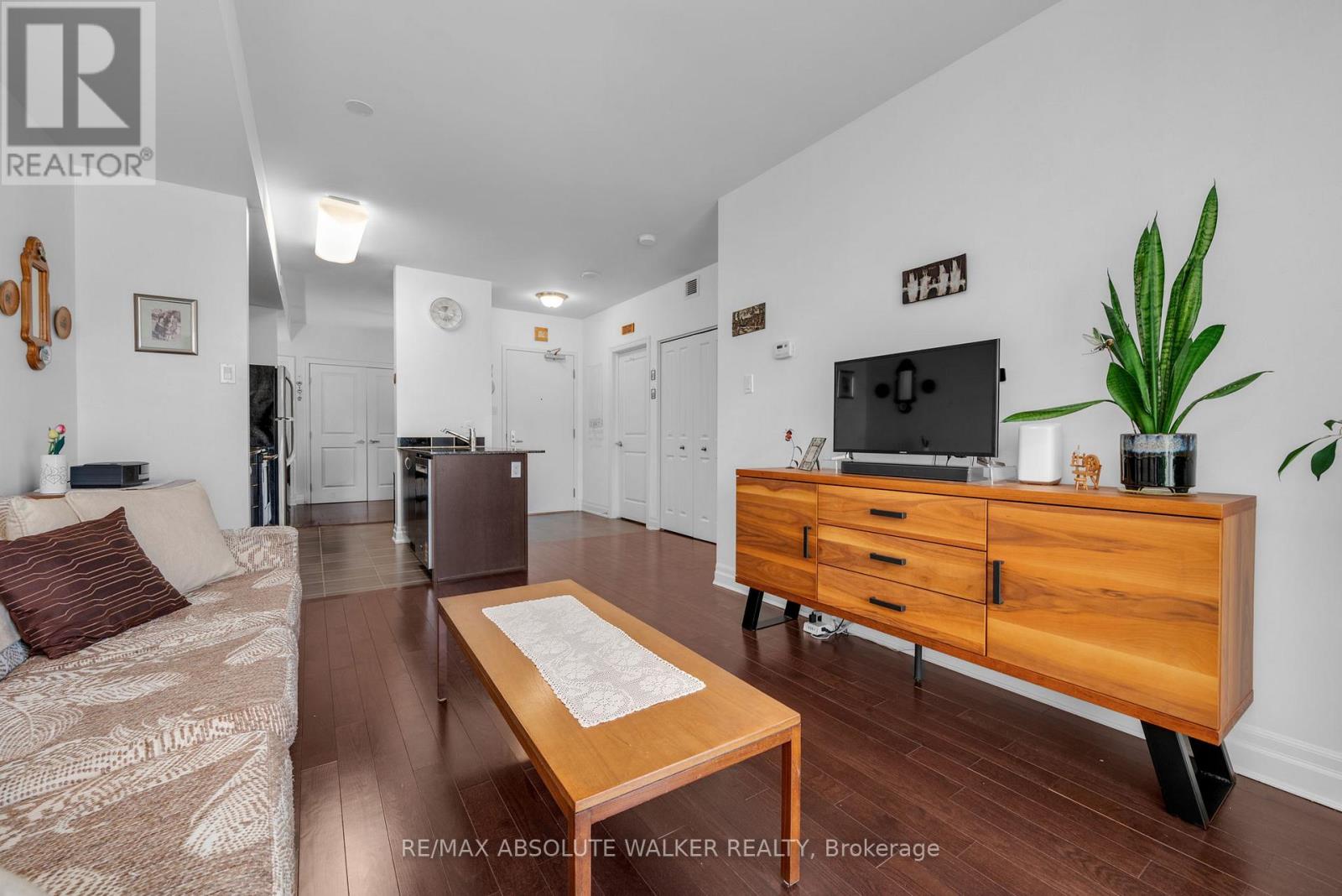 210 - 90 Landry Street, Ottawa, Ontario  K1L 0A9 - Photo 13 - X12806592