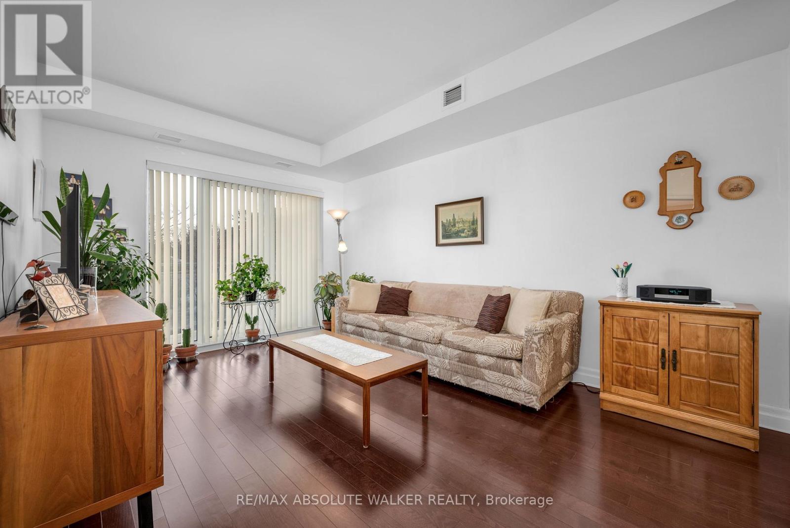 210 - 90 Landry Street, Ottawa, Ontario  K1L 0A9 - Photo 9 - X12806592