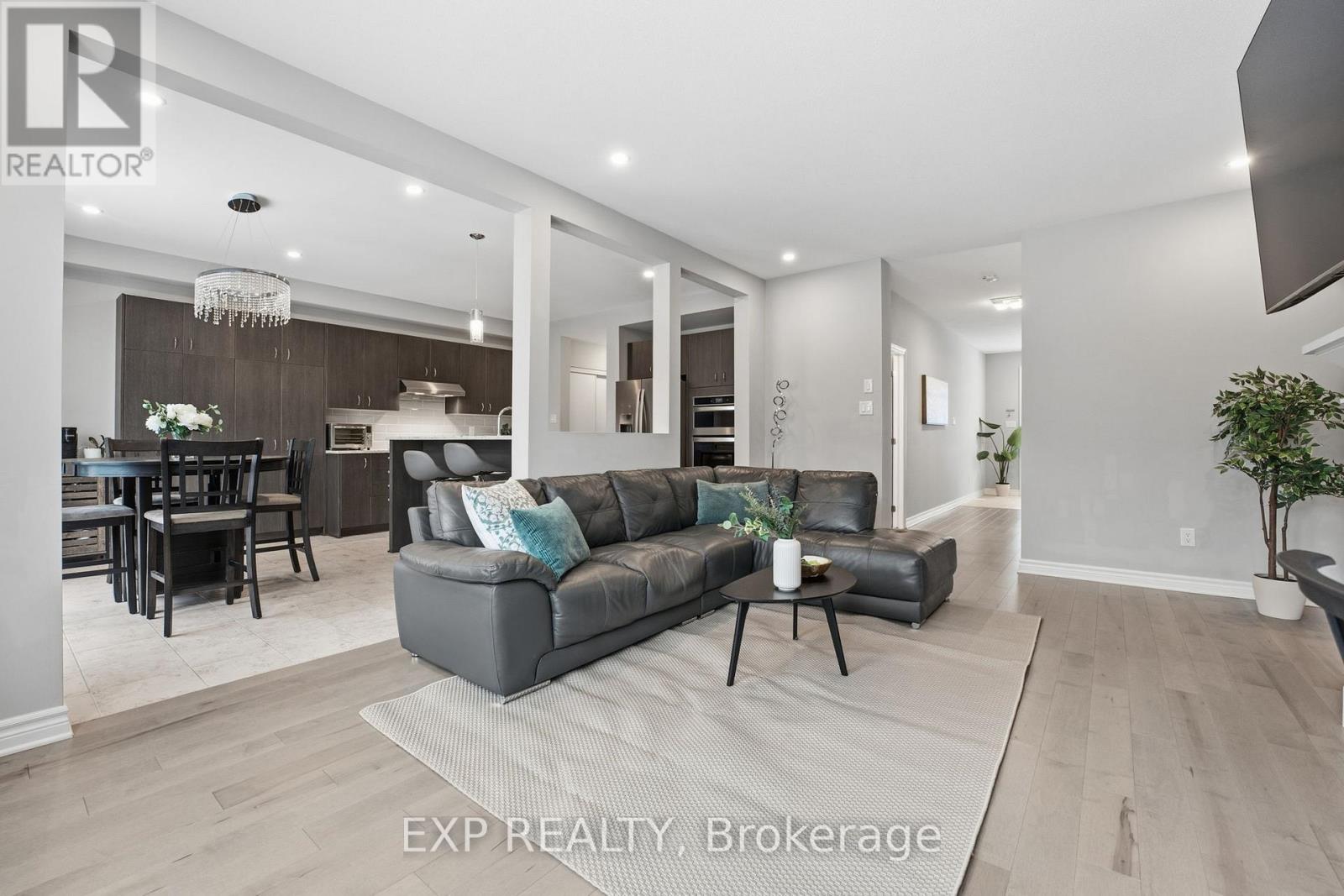 118 Discovery Crescent, Ottawa, Ontario  K2S 0Z9 - Photo 11 - X12806594