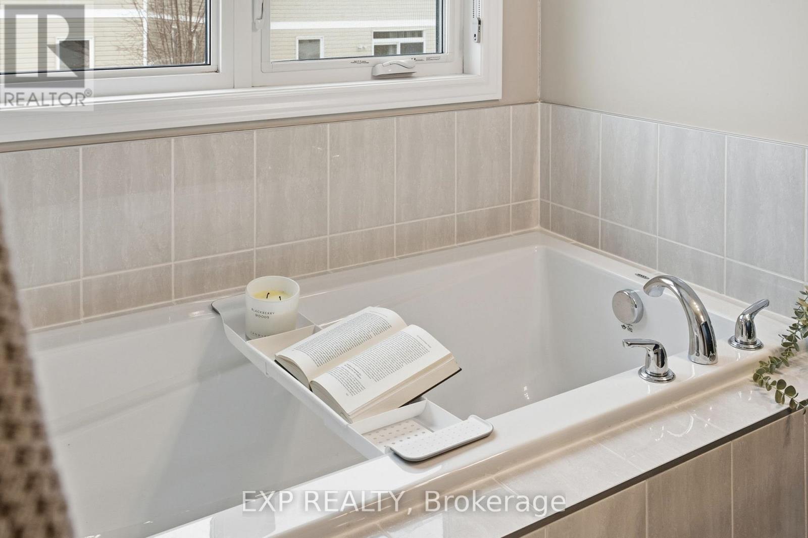 118 Discovery Crescent, Ottawa, Ontario  K2S 0Z9 - Photo 32 - X12806594