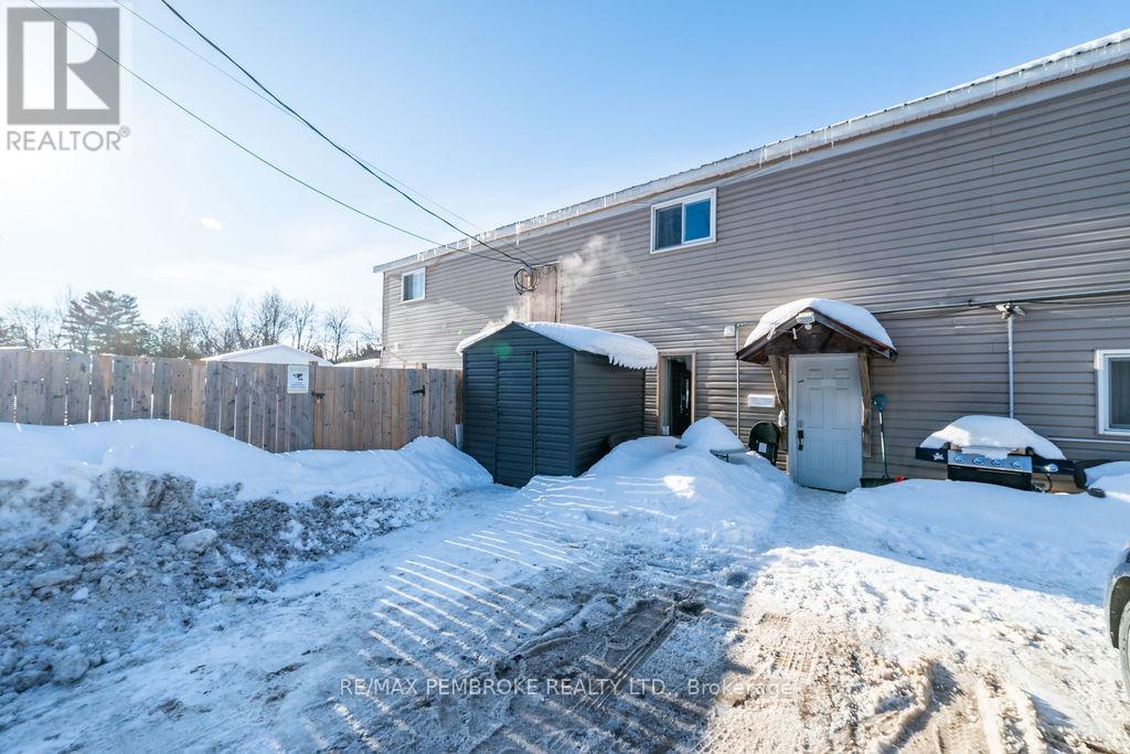 2551 Petawawa Boulevard, Petawawa, Ontario K8H 1Y6 - Photo 11 - X12806498