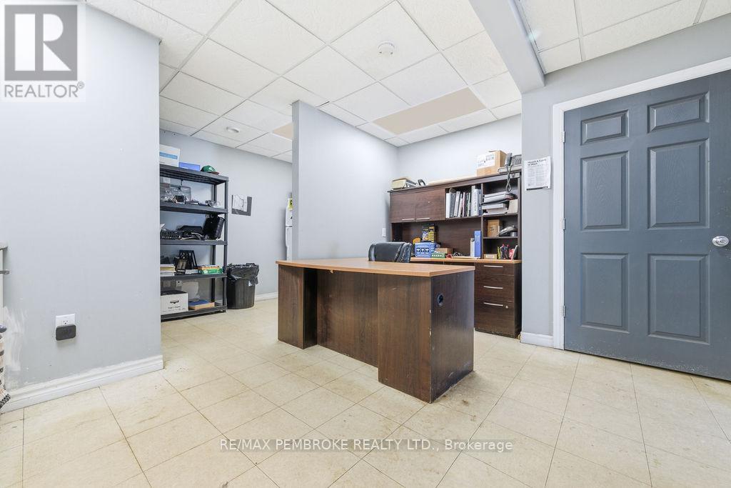 2551 Petawawa Boulevard, Petawawa, Ontario K8H 1Y6 - Photo 29 - X12806498