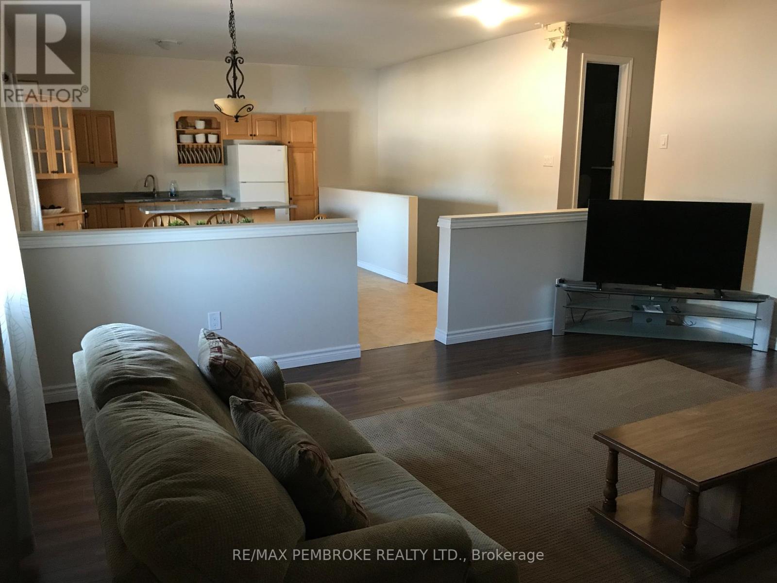 2551 Petawawa Boulevard, Petawawa, Ontario K8H 1Y6 - Photo 34 - X12806498