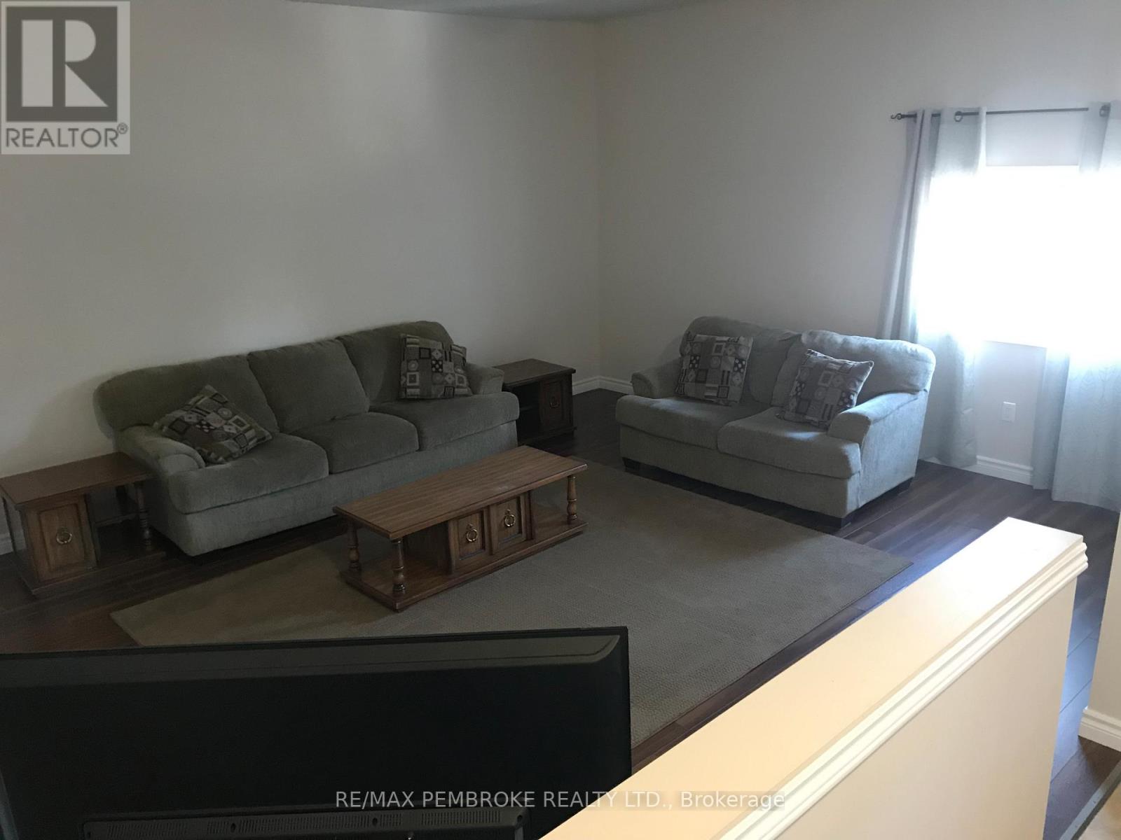 2551 Petawawa Boulevard, Petawawa, Ontario K8H 1Y6 - Photo 35 - X12806498