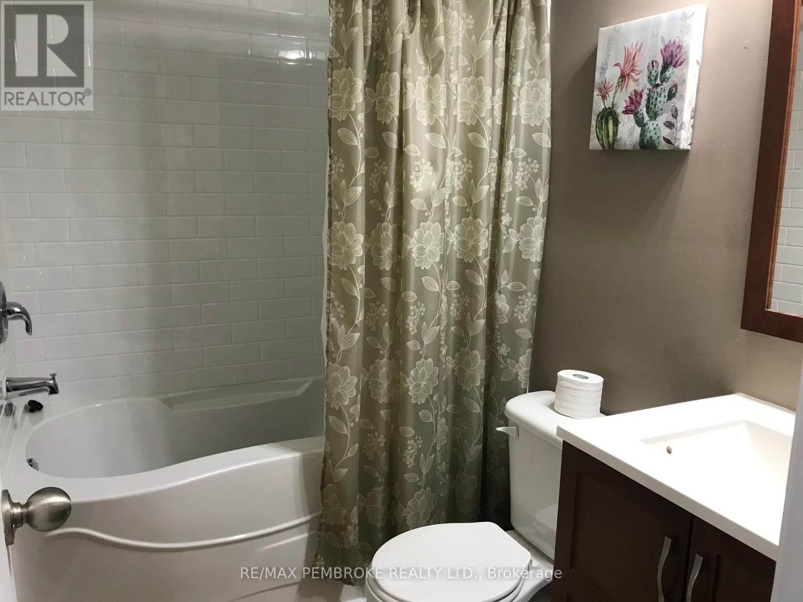 2551 Petawawa Boulevard, Petawawa, Ontario K8H 1Y6 - Photo 39 - X12806498