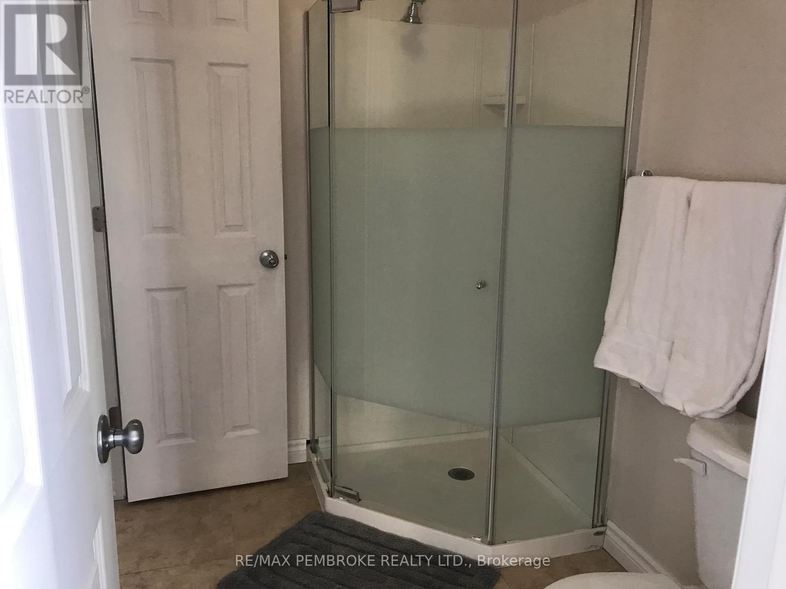 2551 Petawawa Boulevard, Petawawa, Ontario K8H 1Y6 - Photo 40 - X12806498