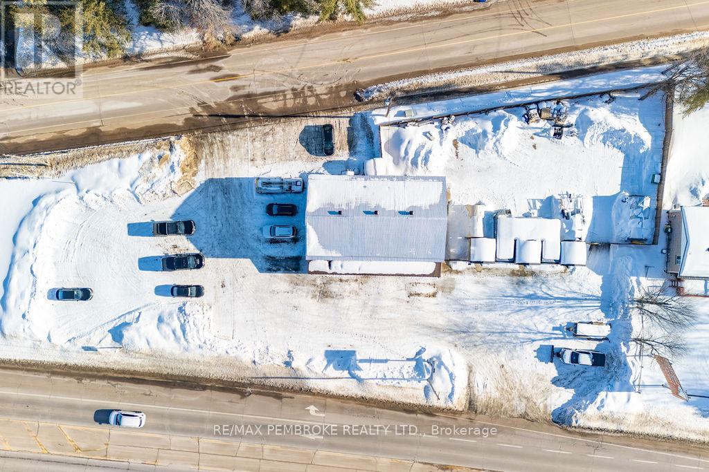 2551 Petawawa Boulevard, Petawawa, Ontario K8H 1Y6 - Photo 8 - X12806498