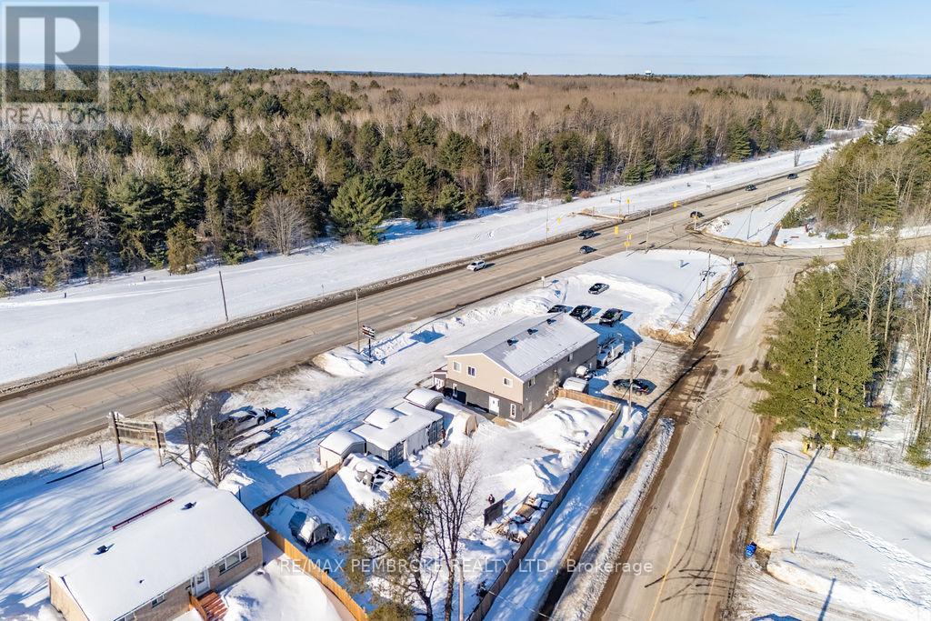 2551 Petawawa Boulevard, Petawawa, Ontario K8H 1Y6 - Photo 9 - X12806498