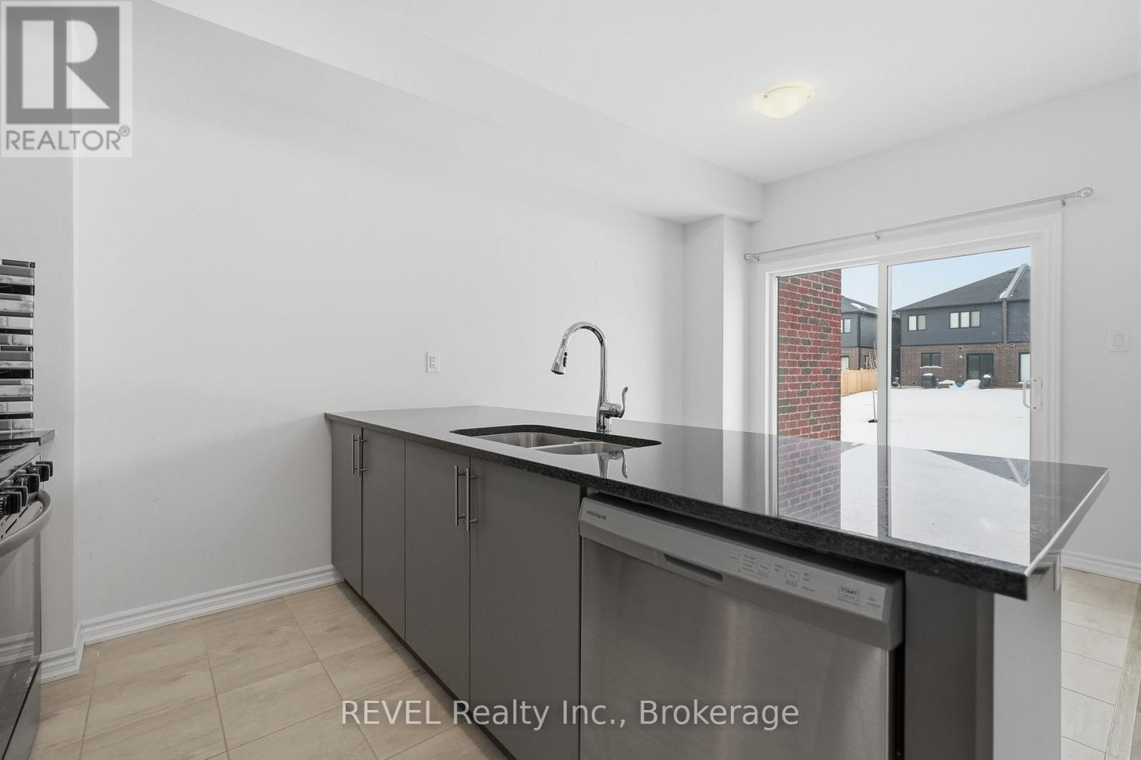 27 Admiral Road, Welland, Ontario  L3B 0H4 - Photo 16 - X12806580