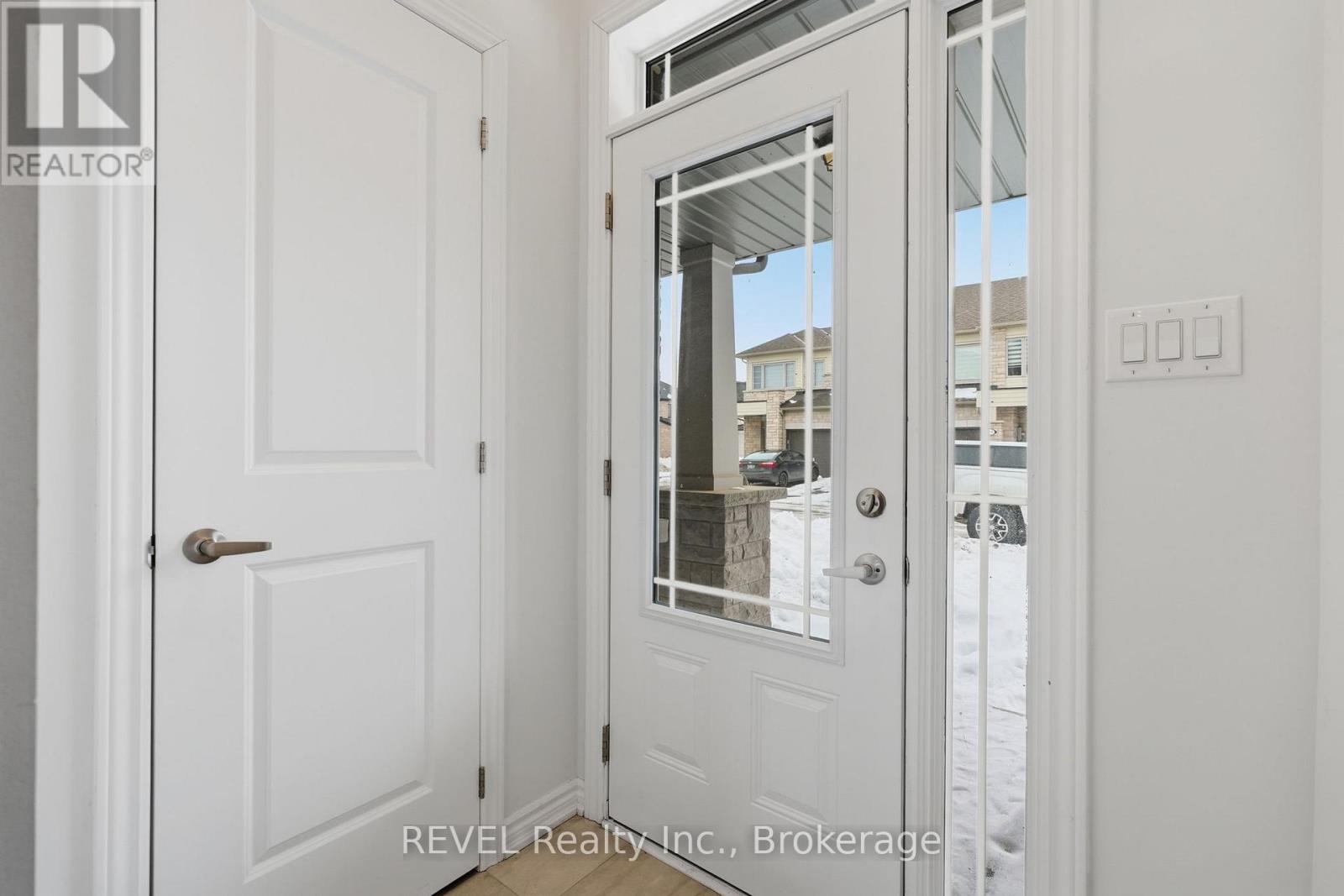 27 Admiral Road, Welland, Ontario  L3B 0H4 - Photo 6 - X12806580