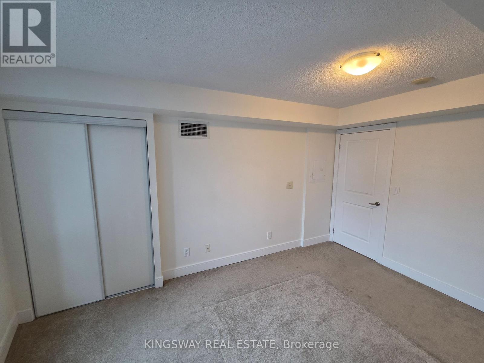 710 - 330 Burnhamthorpe Road W, Mississauga, Ontario  L5B 0E1 - Photo 13 - W12795928