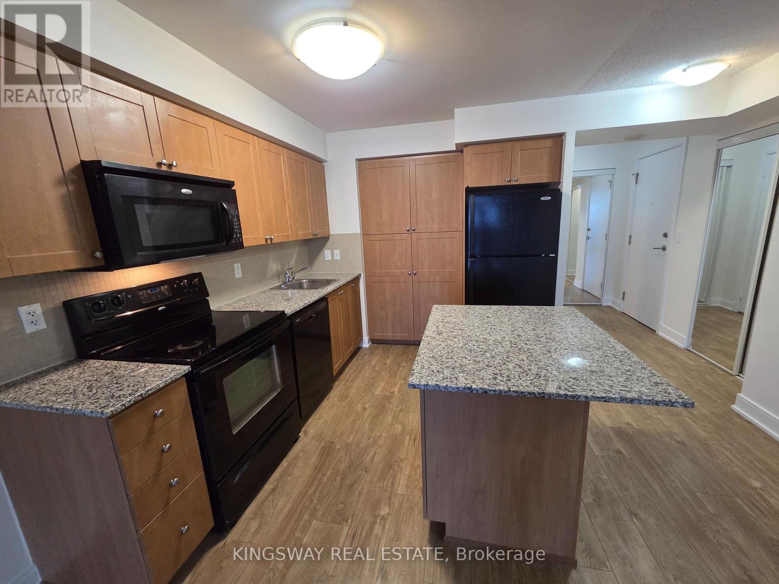 710 - 330 Burnhamthorpe Road W, Mississauga, Ontario  L5B 0E1 - Photo 9 - W12795928