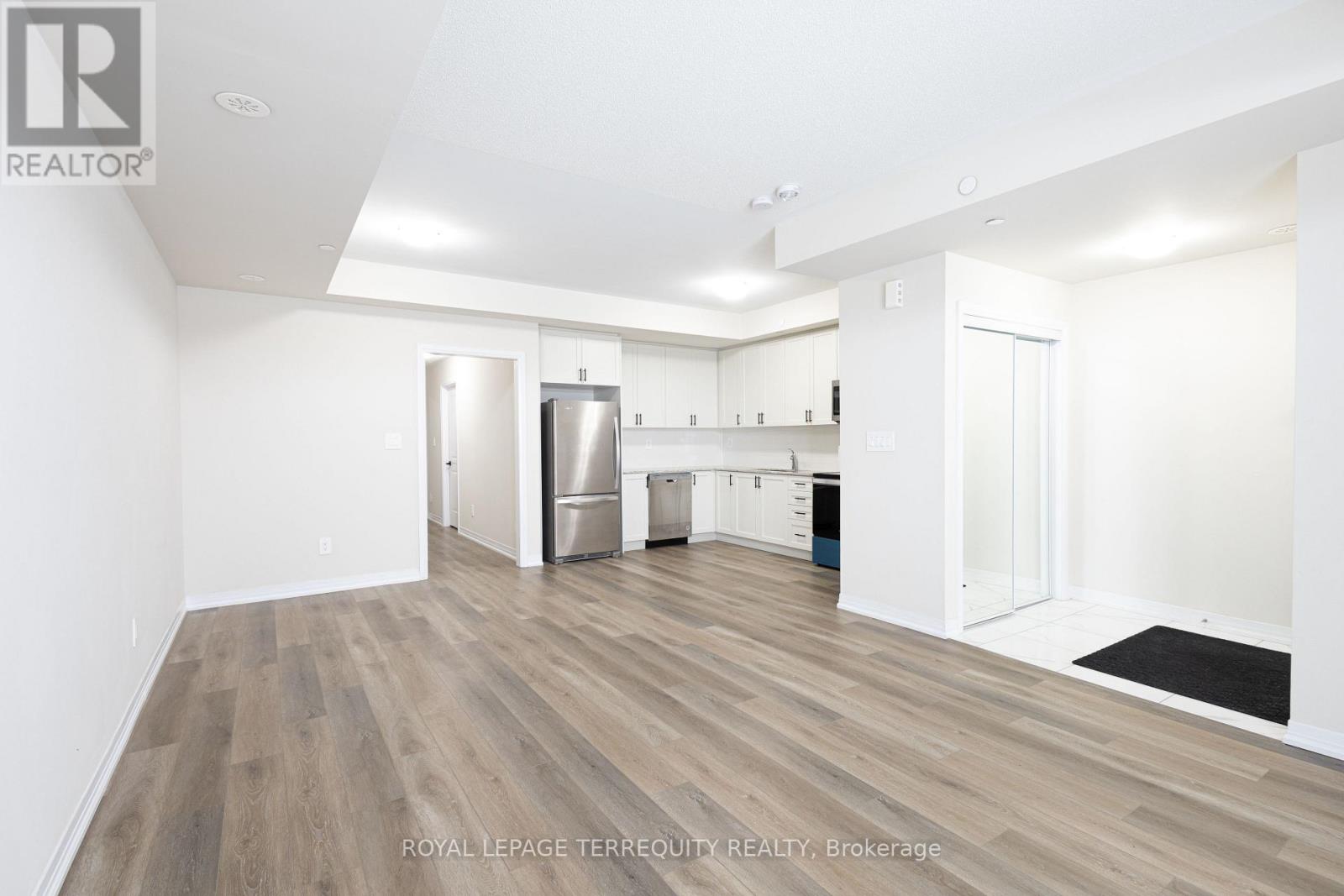 129 - 1573 Rose Way, Milton, Ontario  L9E 1N4 - Photo 8 - W12787130