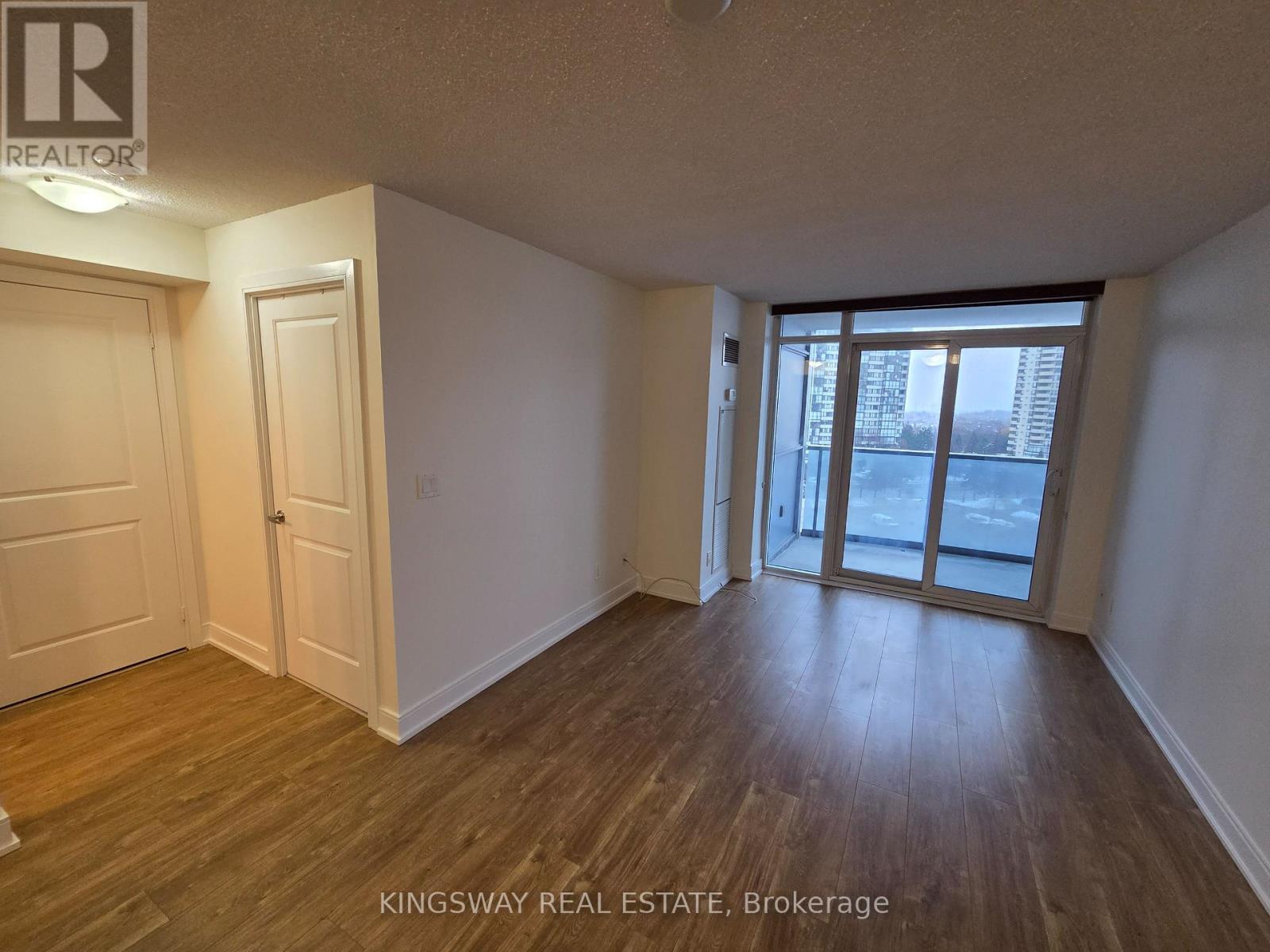 710 - 330 Burnhamthorpe Road W, Mississauga, Ontario  L5B 0E1 - Photo 12 - W12795928