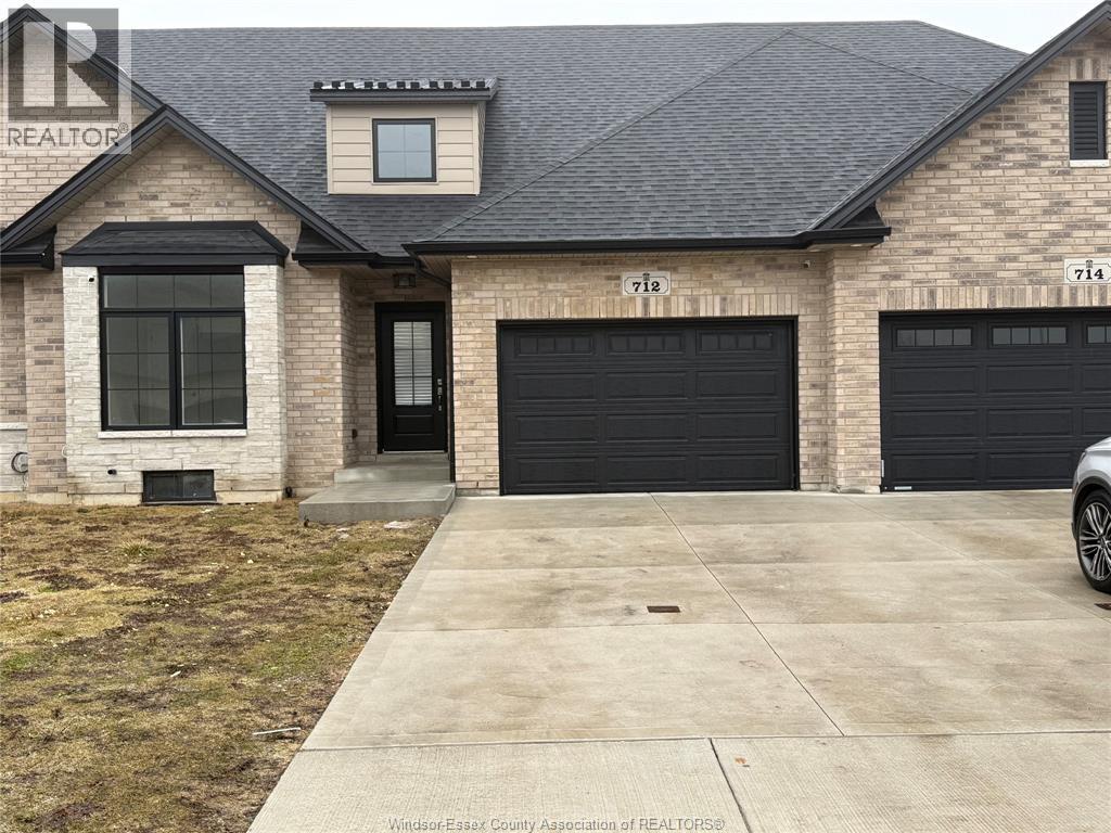 MLS# 26003643: 712 ELLIOT PT ROAD, Amherstburg, Canada