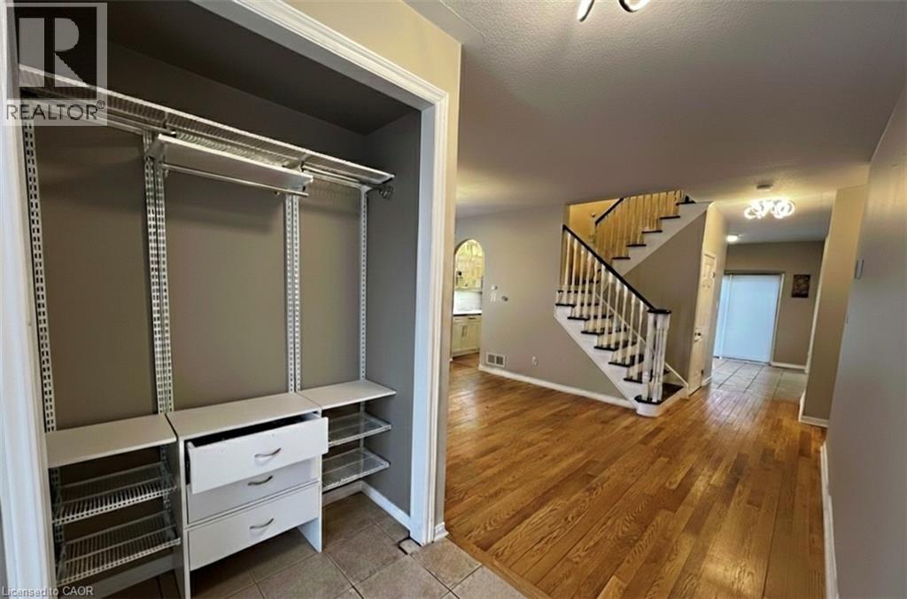 501 Topper Woods Crescent Unit# Upper, Kitchener, Ontario  N2P 2Y4 - Photo 3 - 40806553