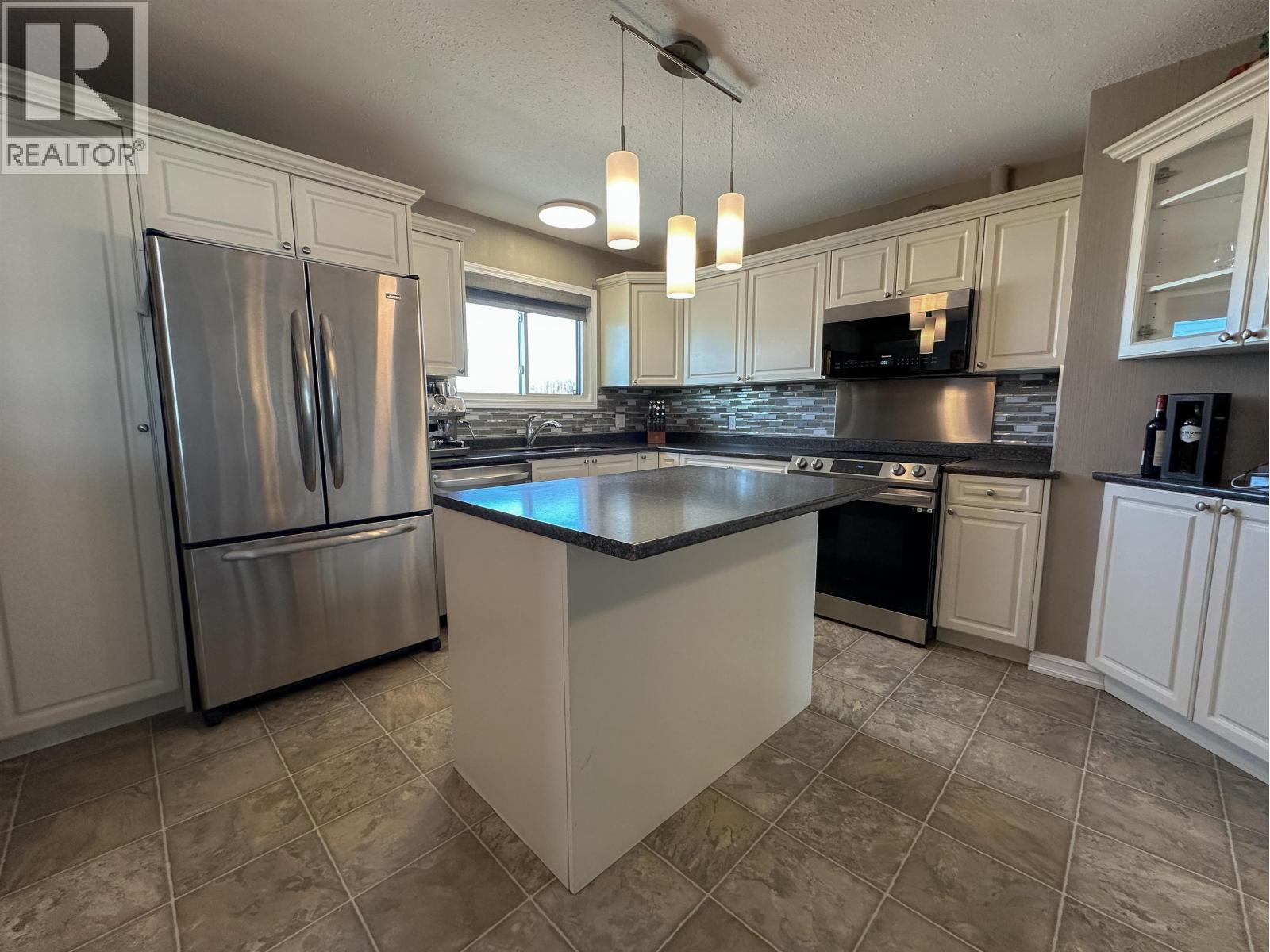 1010 W 7th Avenue, Fort St. James, British Columbia  V0J 1P0 - Photo 11 - R3091162