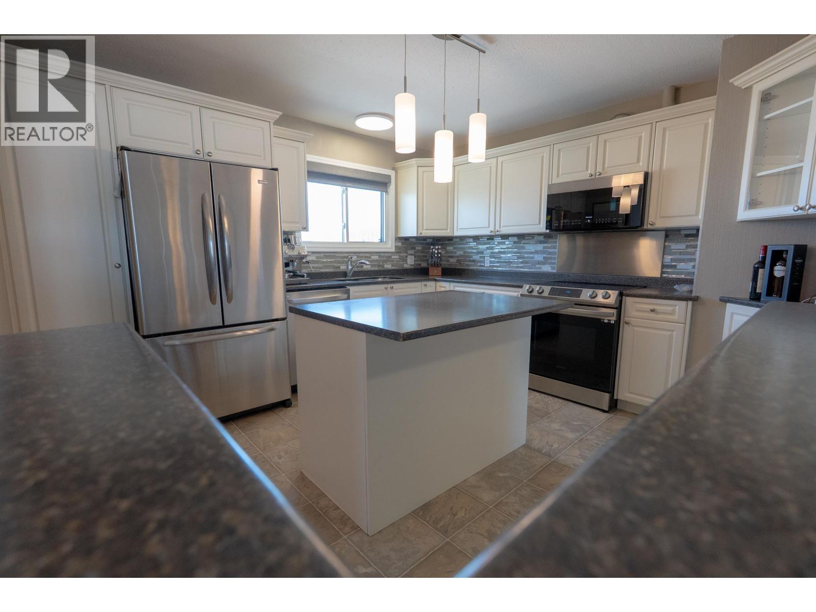 1010 W 7th Avenue, Fort St. James, British Columbia  V0J 1P0 - Photo 12 - R3091162