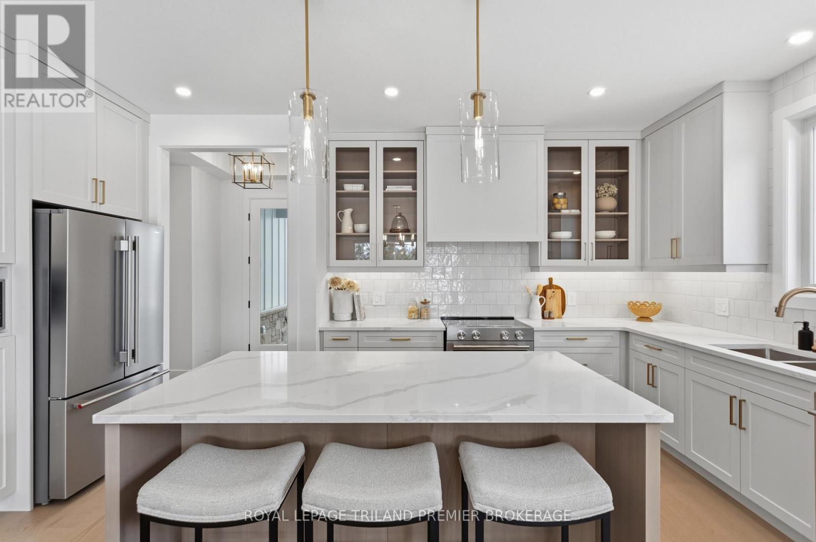 78 Dearing Drive, South Huron, Ontario  N0M 1T0 - Photo 20 - X12428051