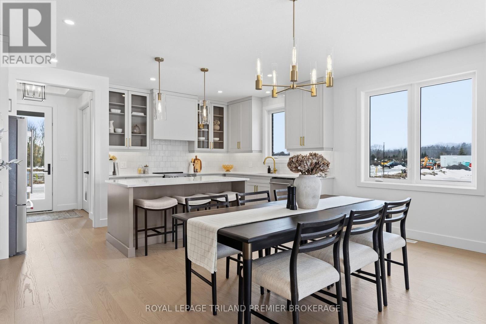 78 Dearing Drive, South Huron, Ontario  N0M 1T0 - Photo 14 - X12428051