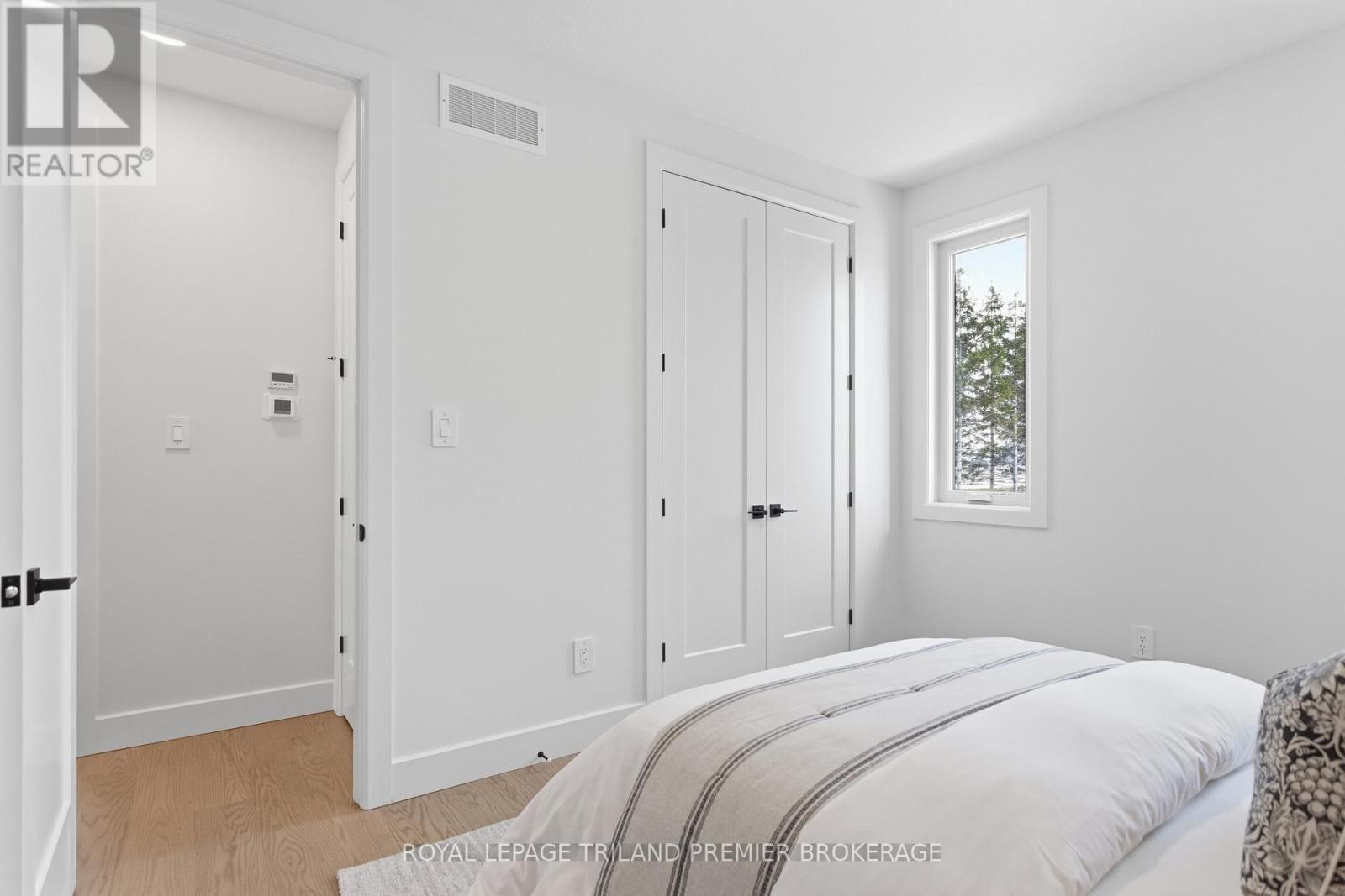 78 Dearing Drive, South Huron, Ontario  N0M 1T0 - Photo 30 - X12428051