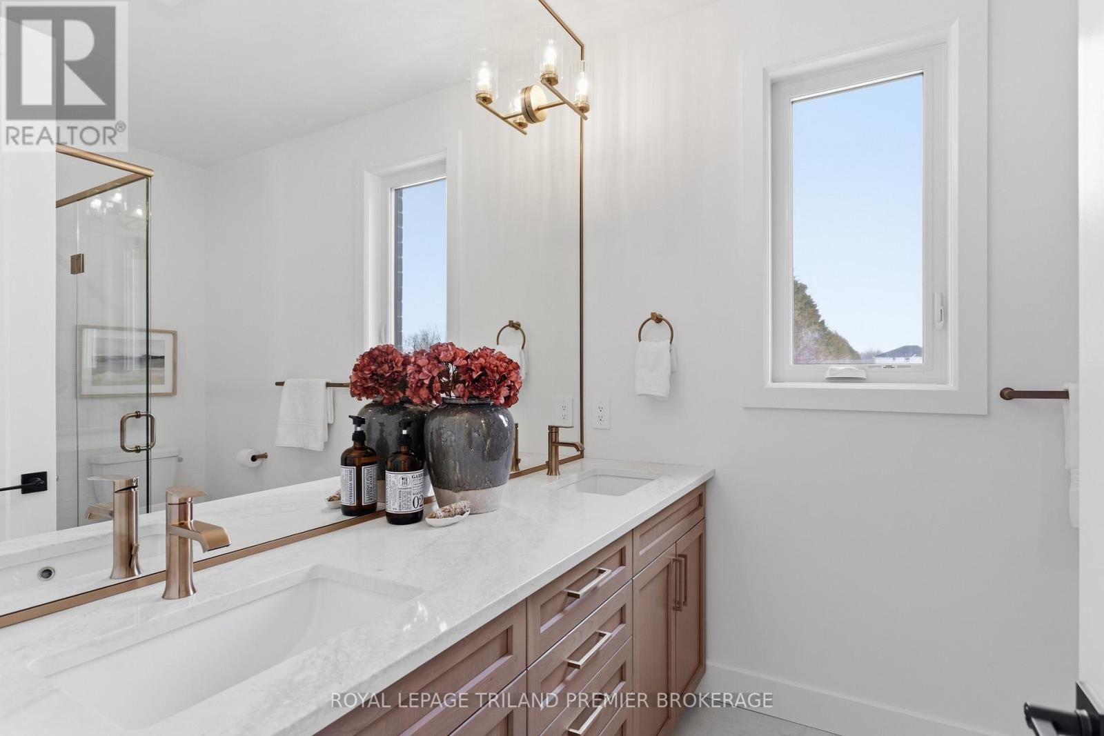 78 Dearing Drive, South Huron, Ontario  N0M 1T0 - Photo 24 - X12428051