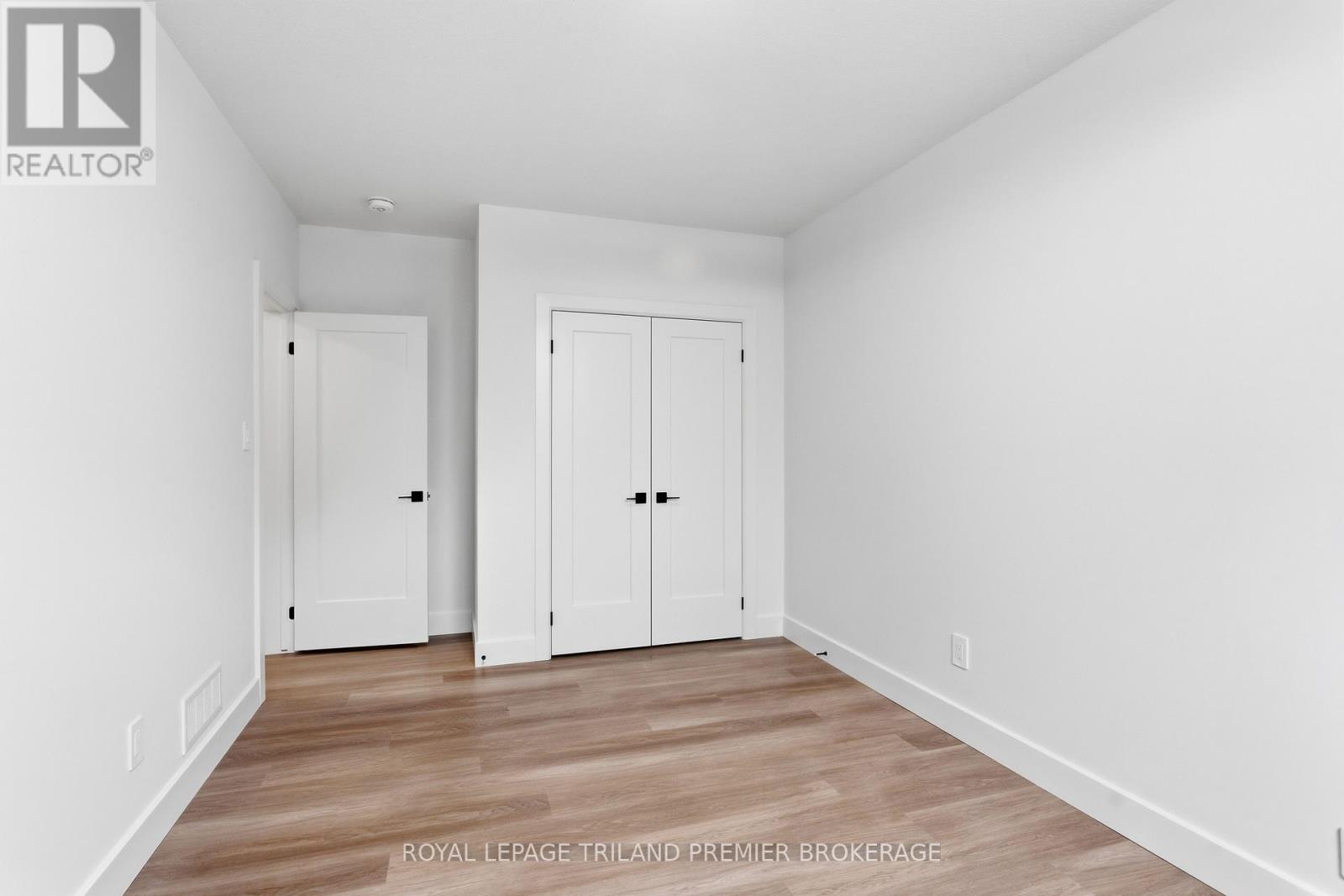 78 Dearing Drive, South Huron, Ontario  N0M 1T0 - Photo 41 - X12428051