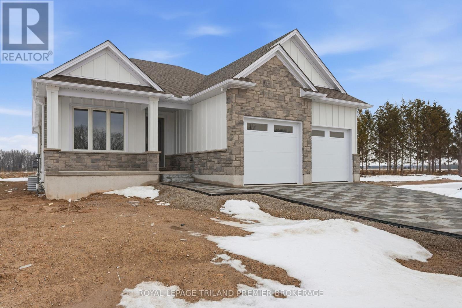 78 Dearing Drive, South Huron, Ontario  N0M 1T0 - Photo 45 - X12428051