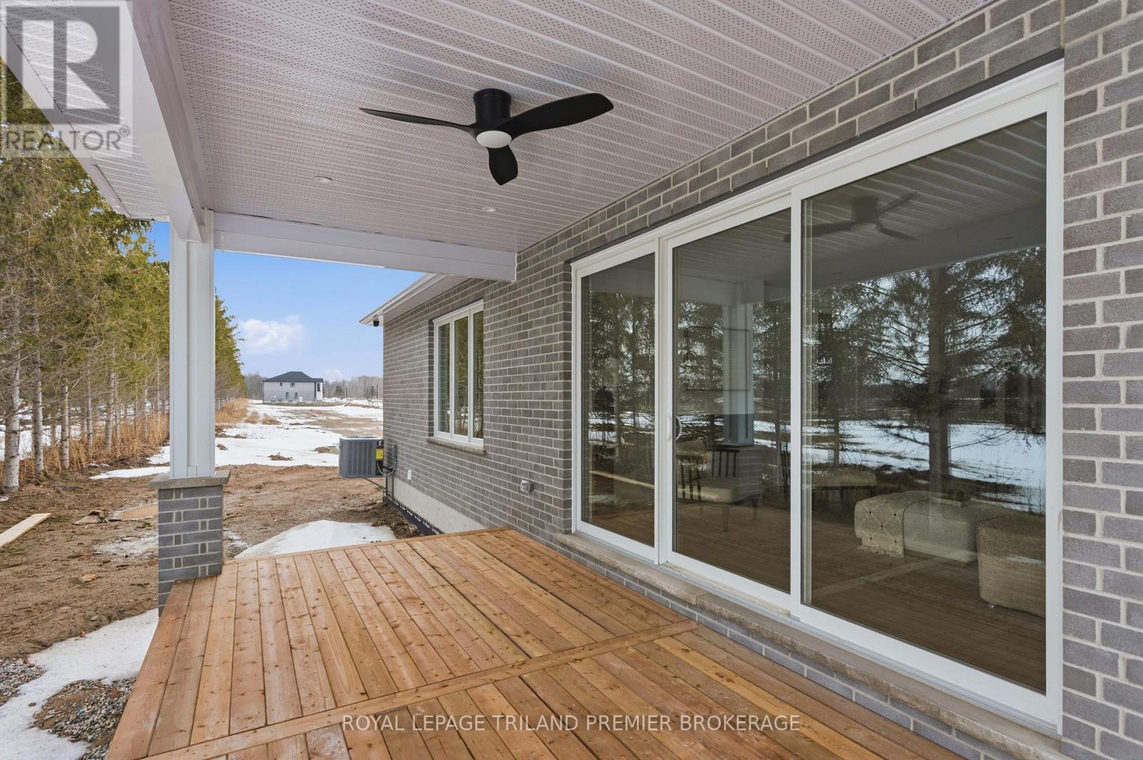 78 Dearing Drive, South Huron, Ontario  N0M 1T0 - Photo 43 - X12428051