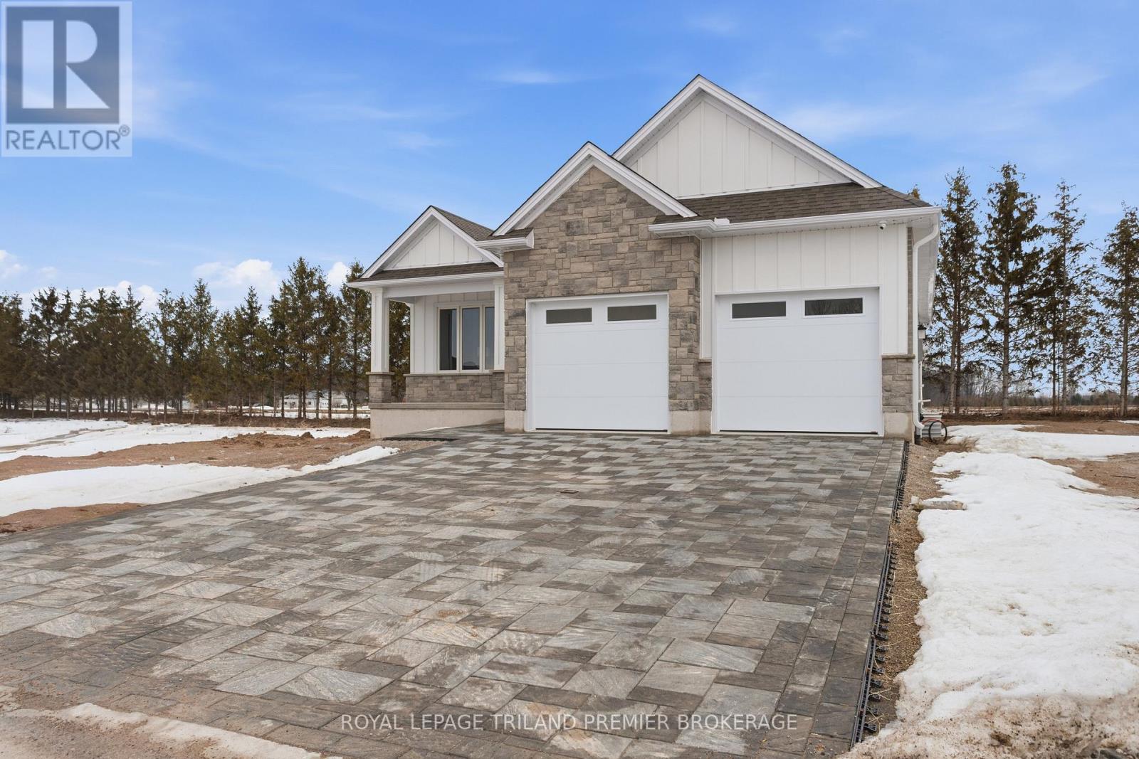 78 Dearing Drive, South Huron, Ontario  N0M 1T0 - Photo 46 - X12428051