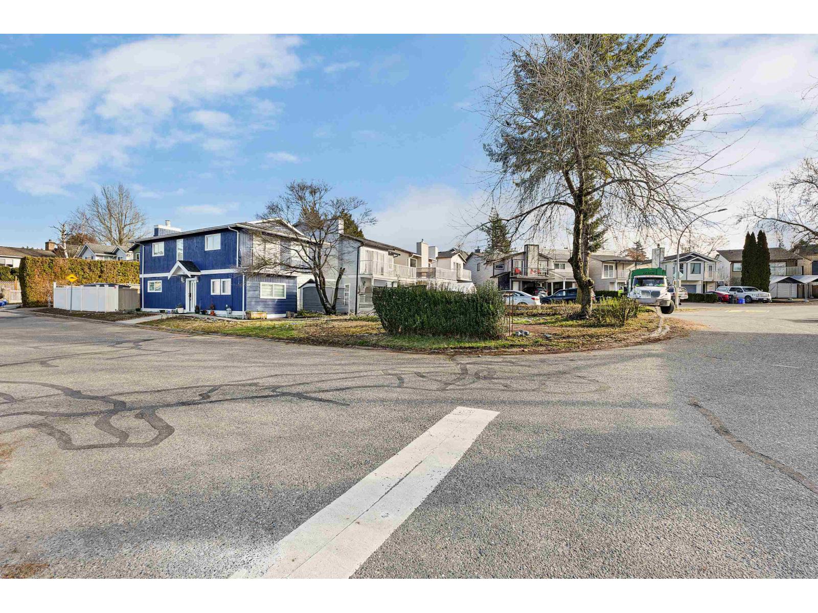 123 Springfield Drive, Langley, British Columbia  V4W 3K6 - Photo 4 - R3089497