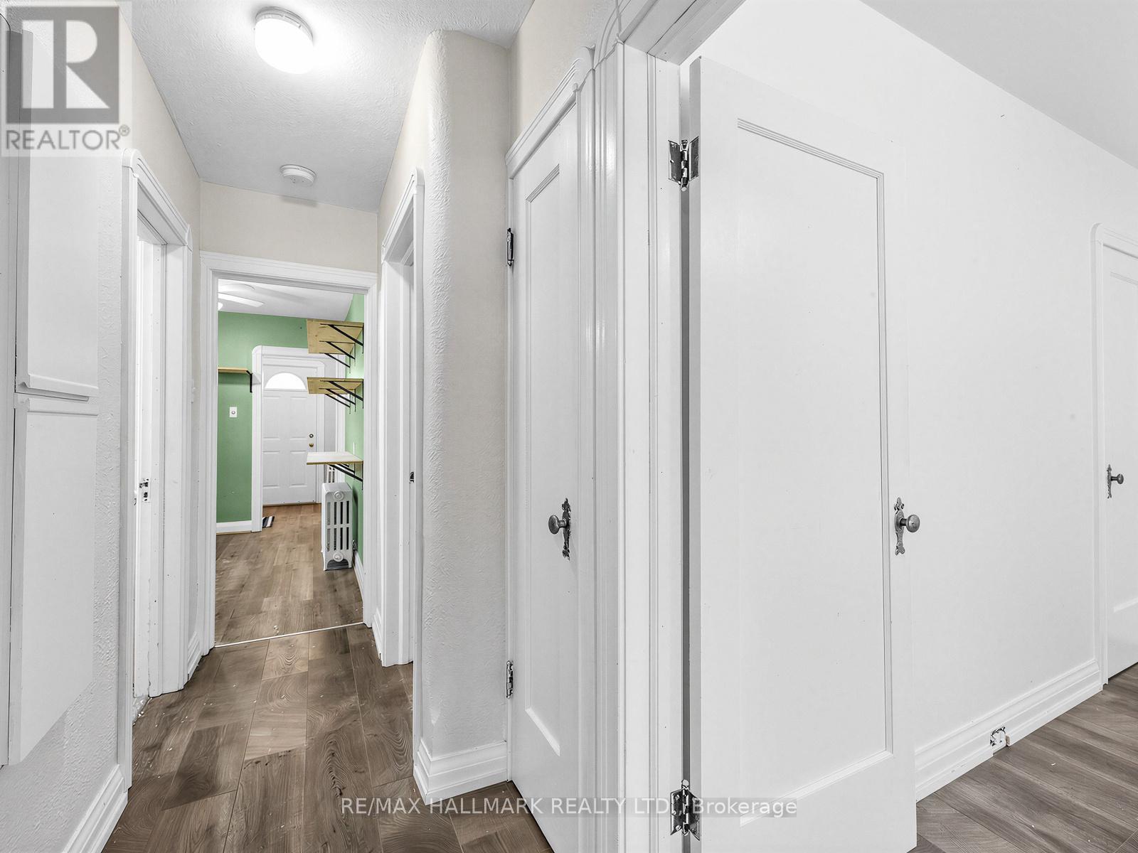 18 Roblin Avenue, Toronto, Ontario  M4C 3P8 - Photo 13 - E12806520