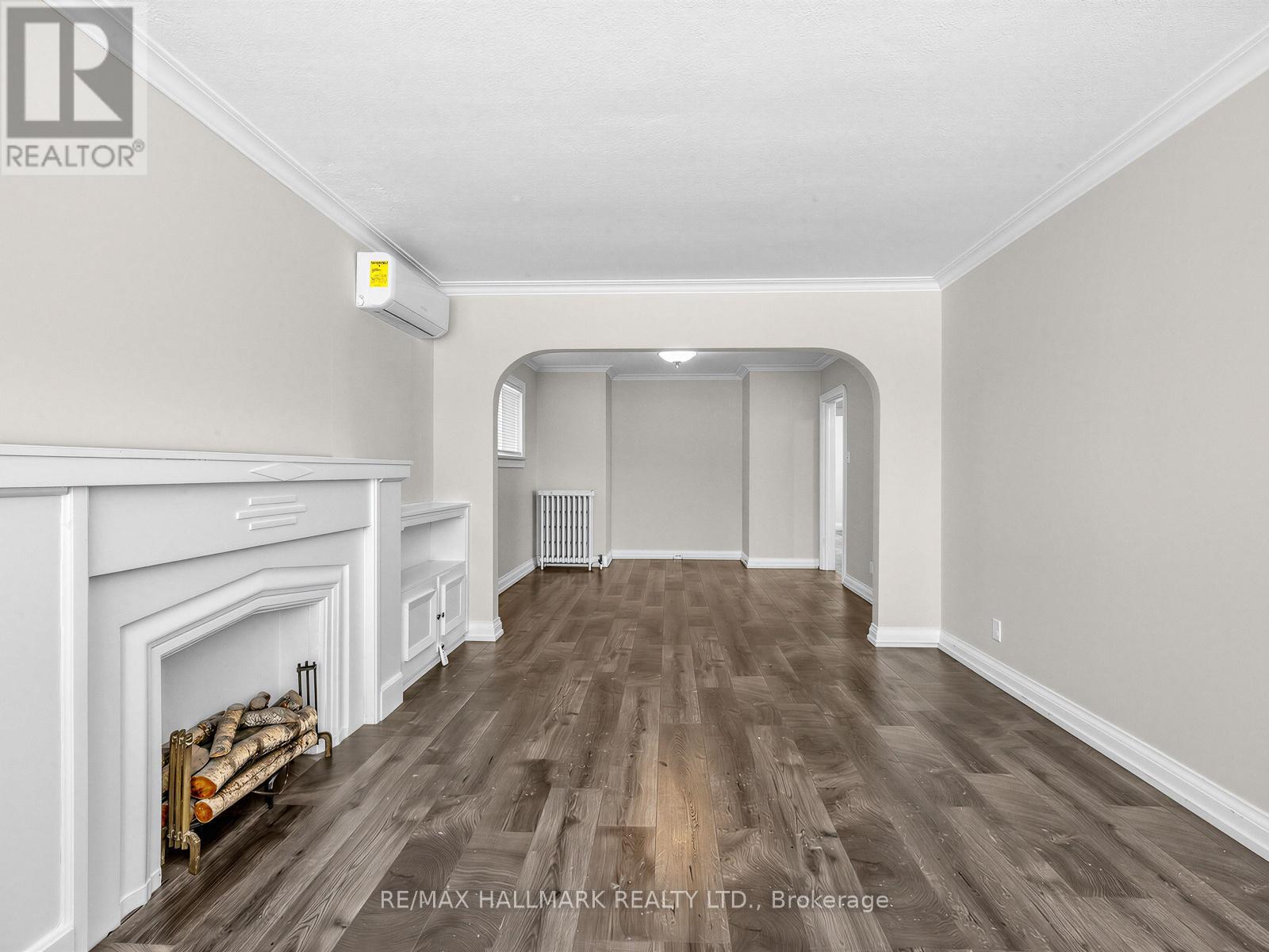 18 Roblin Avenue, Toronto, Ontario  M4C 3P8 - Photo 4 - E12806520