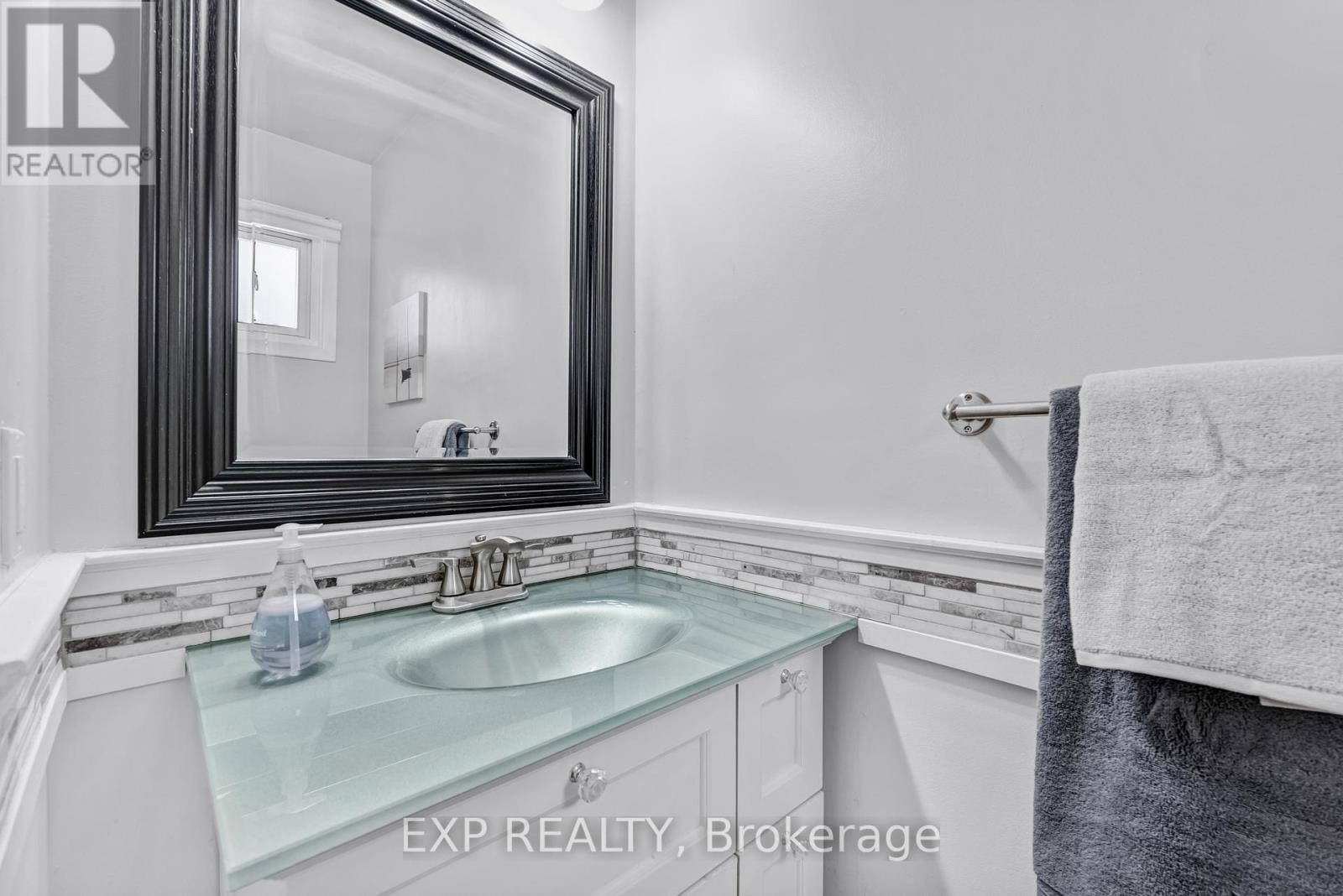 29 Golders Green Avenue, Toronto, Ontario  M1C 3N5 - Photo 17 - E12806596