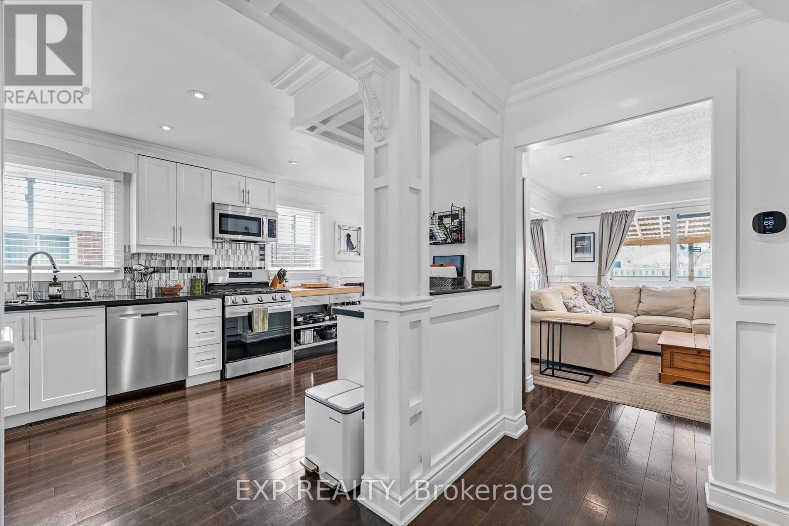 29 Golders Green Avenue, Toronto, Ontario  M1C 3N5 - Photo 5 - E12806596