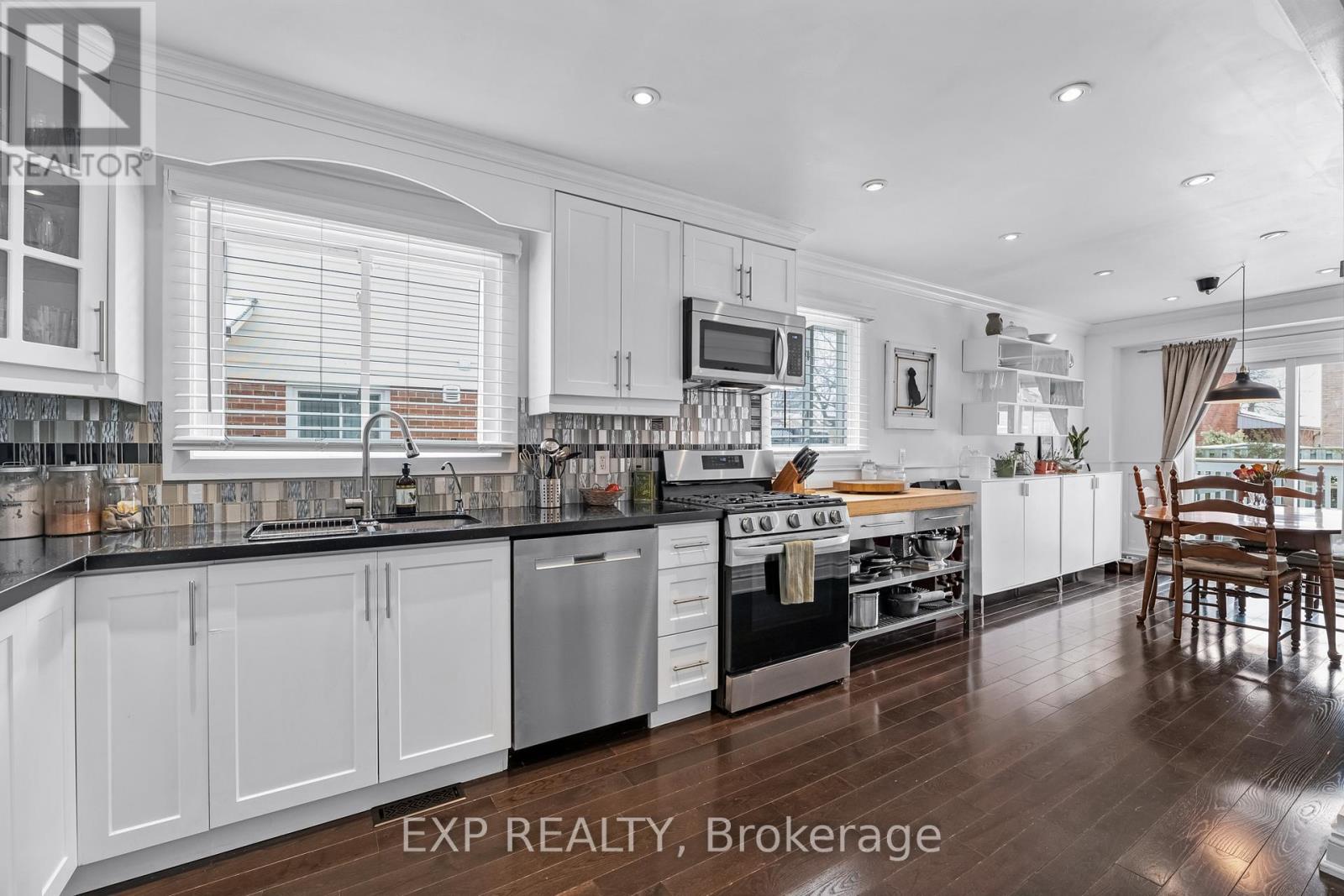 29 Golders Green Avenue, Toronto, Ontario  M1C 3N5 - Photo 6 - E12806596